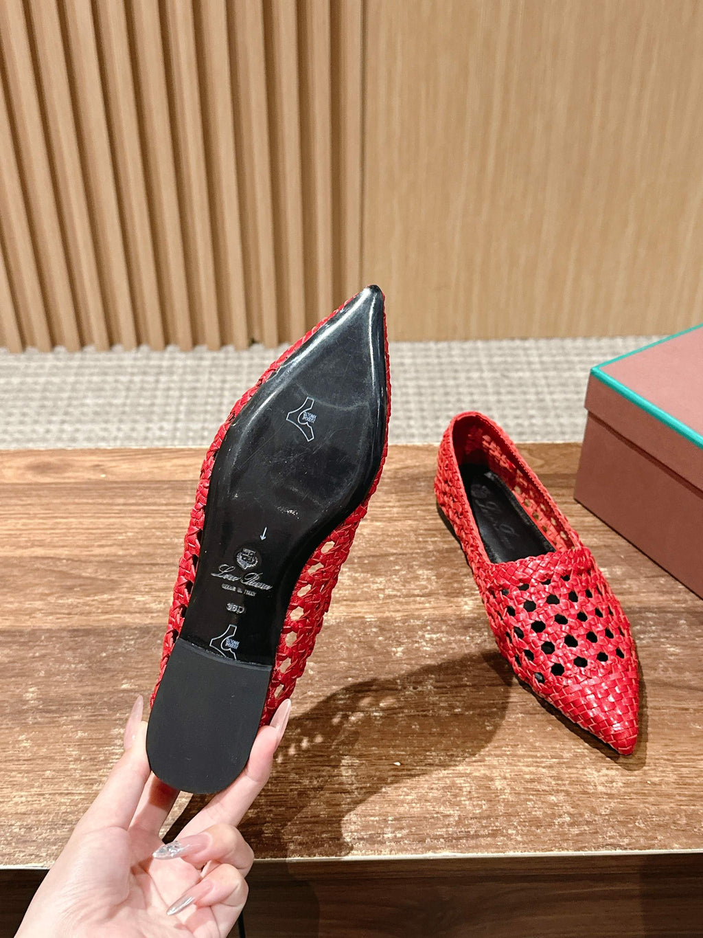 LP POINTED-TOE BALLET FLATS 25S IN RED LAMBSKIN
