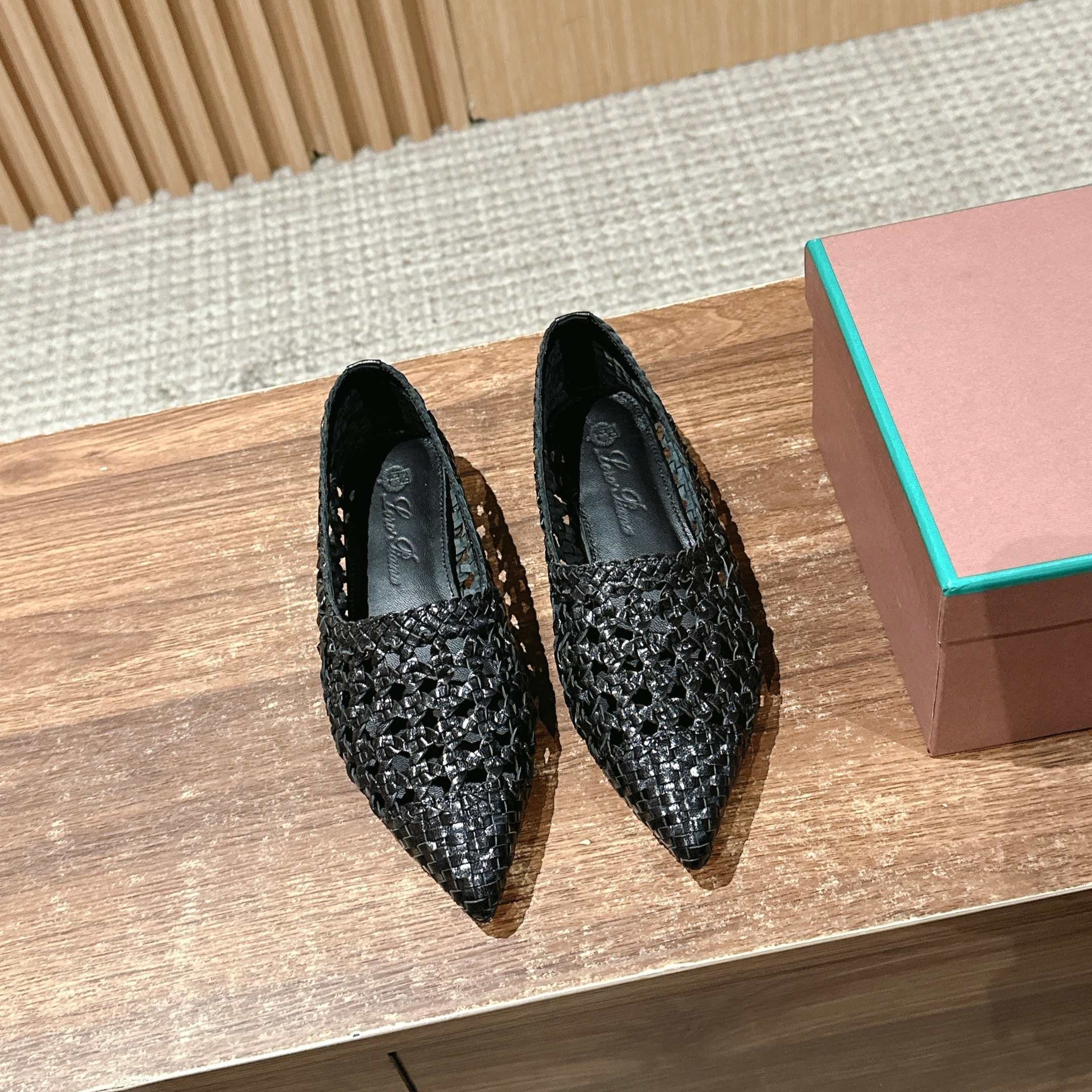 LP POINTED-TOE BALLET FLATS 25S IN BLACK LAMBSKIN