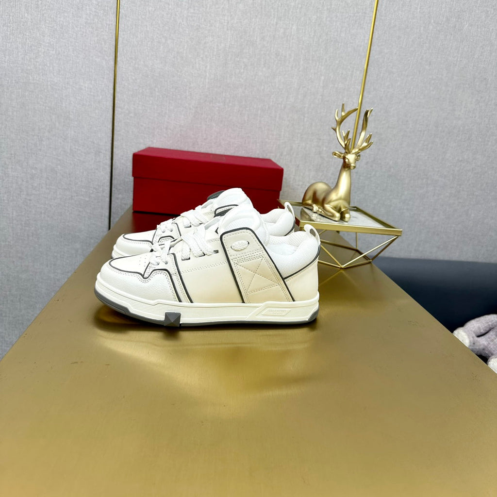 One Stud Sneaker Garavani Calfskin White Grey