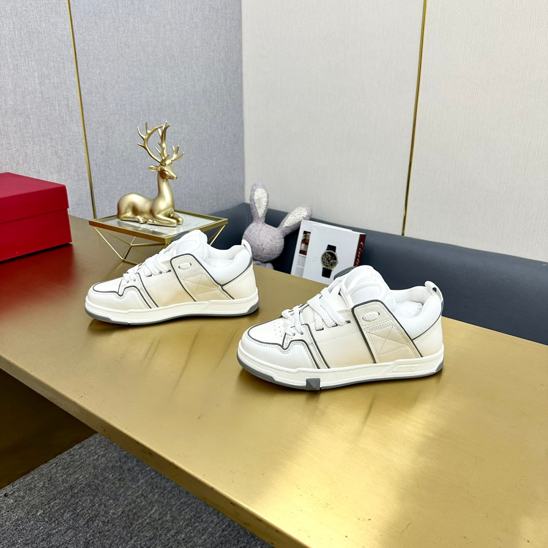 One Stud Sneaker Garavani Calfskin White Grey