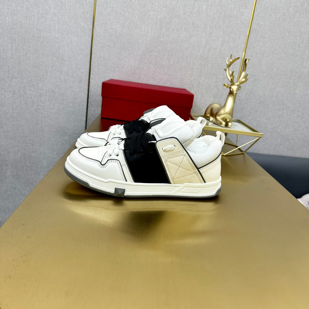 One Stud Sneaker Garavani Calfskin Fabric Black White