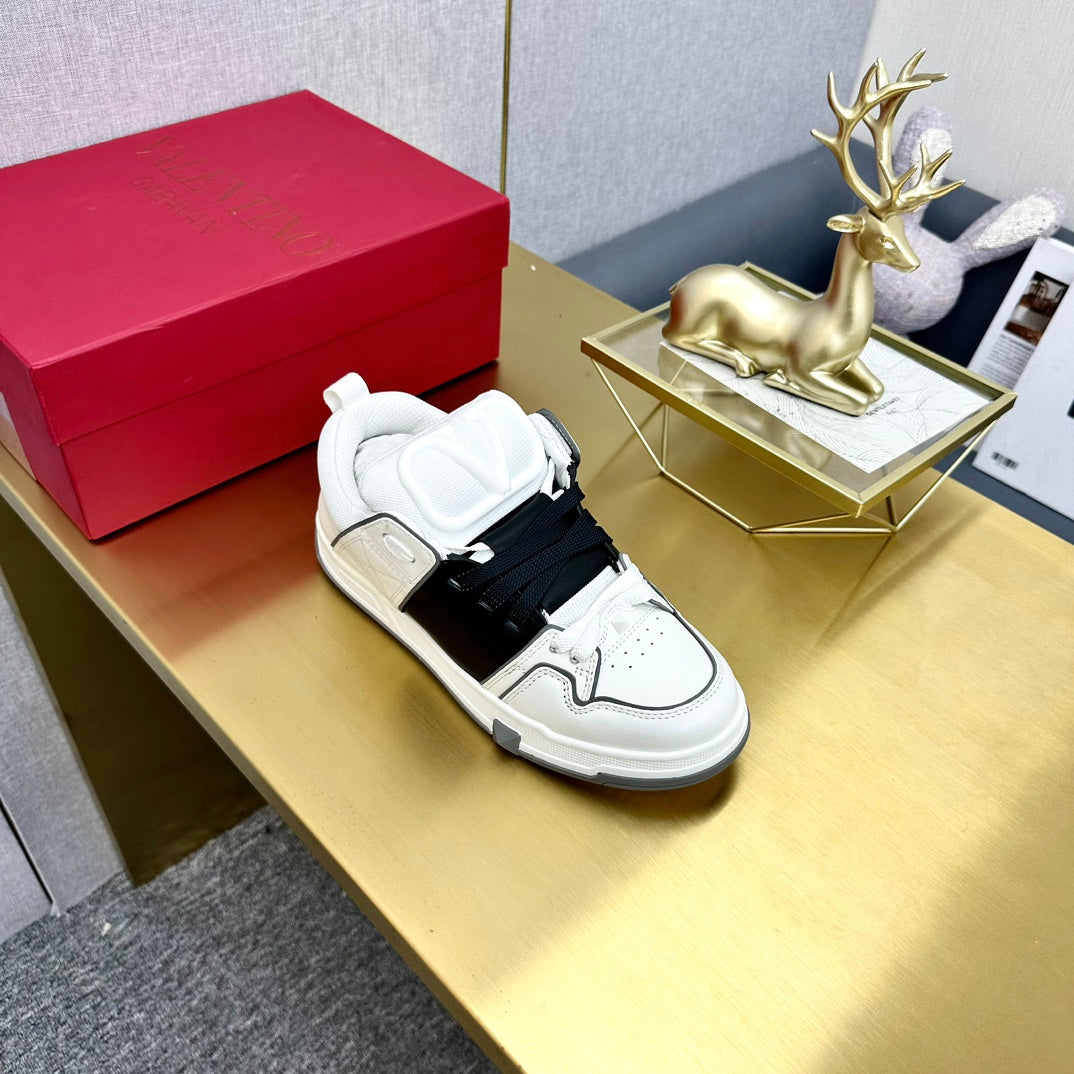 One Stud Sneaker Garavani Calfskin Fabric Black White