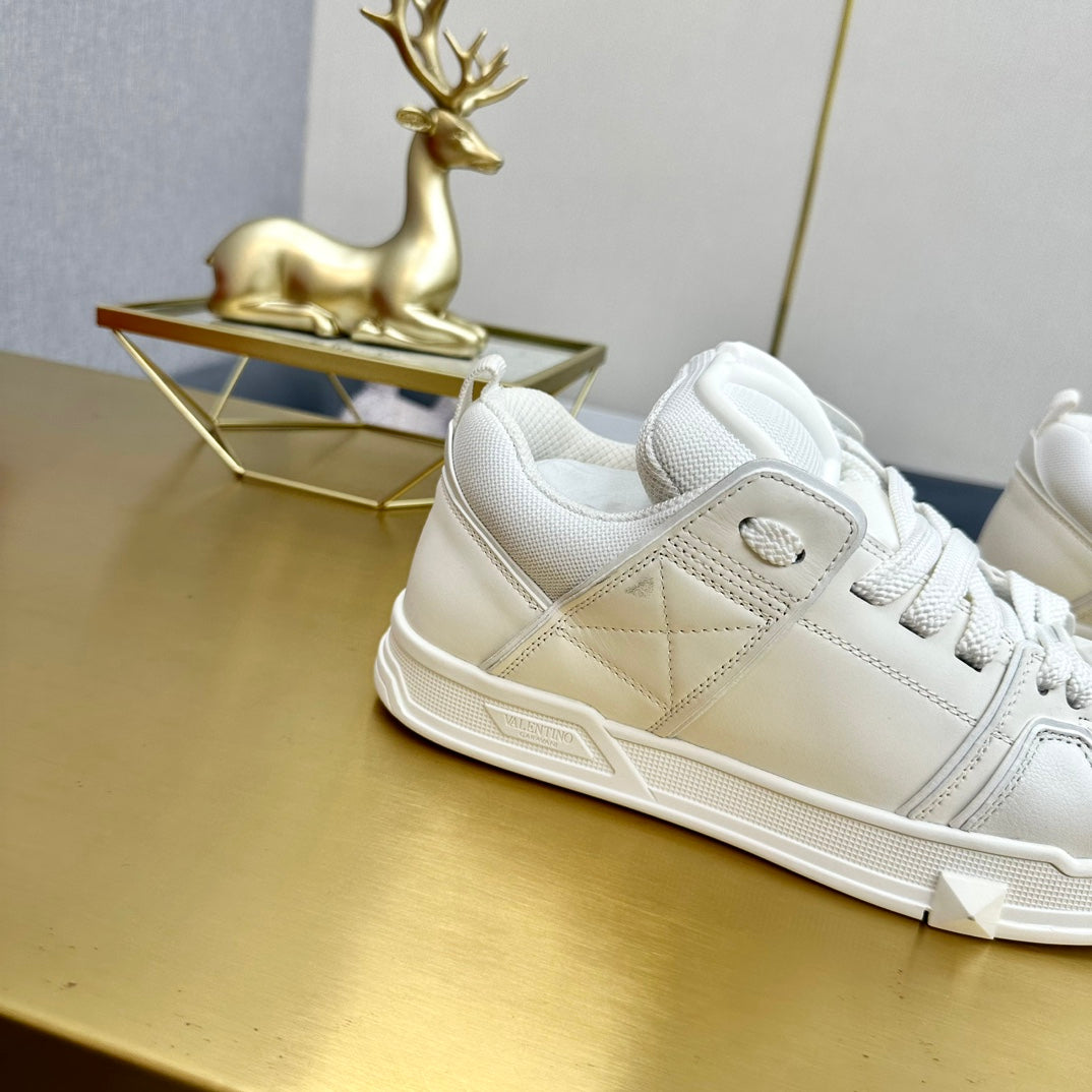 One Stud Sneaker Garavani Calfskin Fabric White