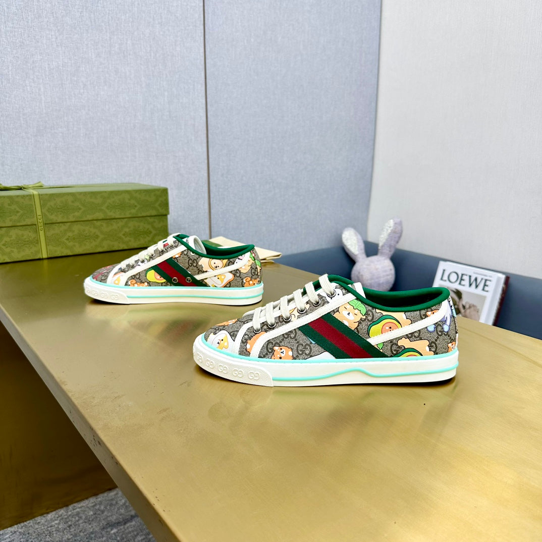 GG TENNIS 1977 TRAINER CANVAS WITH ANIMALS MOTIF