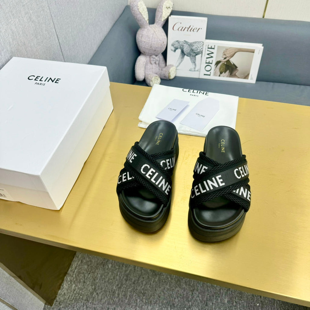 BLOCK SLIDE CROSS-STRAP IN BLACK MESH NYLON AND TEXT WITH JACQUARD