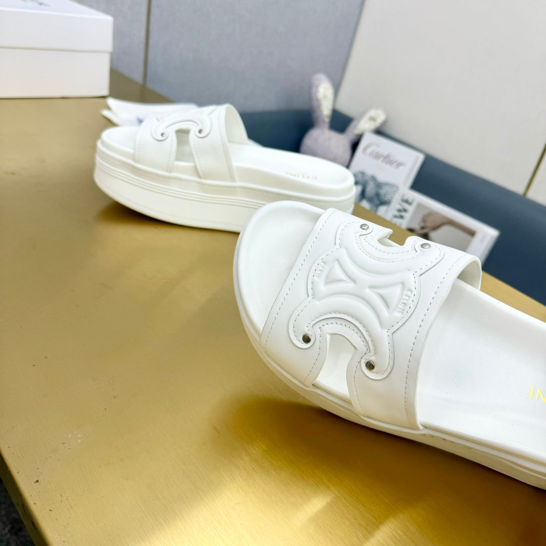 BLOCK SLIDES WITH TRIOMPHE IN WHITE SMOOTH CALFSKIN