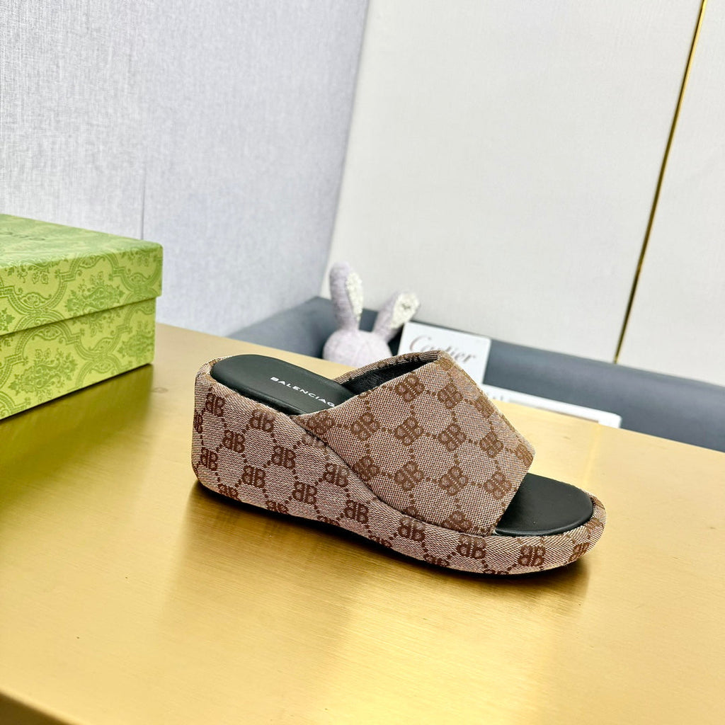 WEDGE SANDALS IN LIGHT BROWN MONOGRAM JACQUARD FABRIC