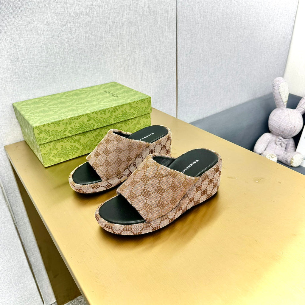 WEDGE SANDALS IN LIGHT BROWN MONOGRAM JACQUARD FABRIC