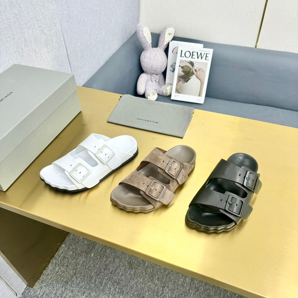 BIRKENSTOCK SLIPPERS IN LIGHT BROWN SUEDE