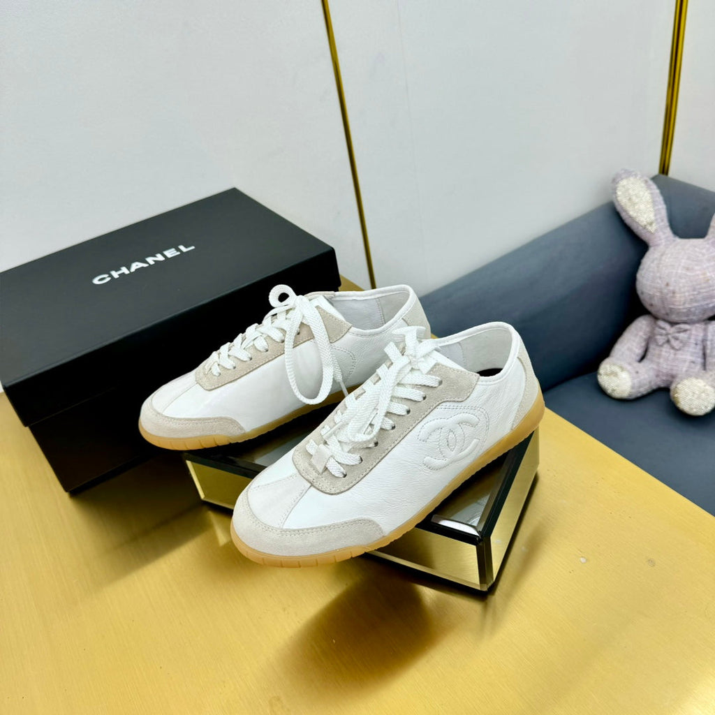CC SNEAKER IN WHITE CALFSKIN AND SUEDE