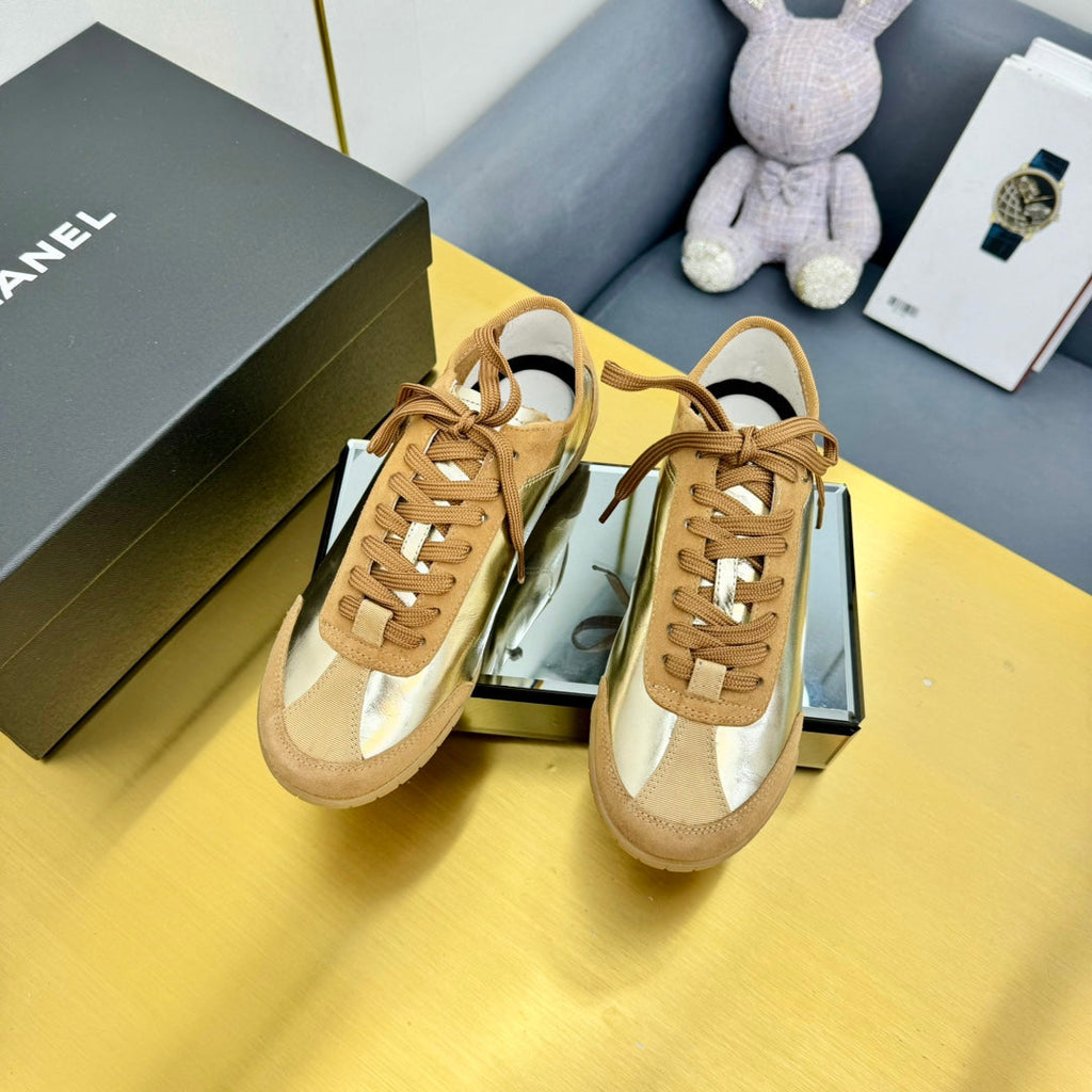 CC SNEAKER IN GOLD CALFSKIN AND SUEDE