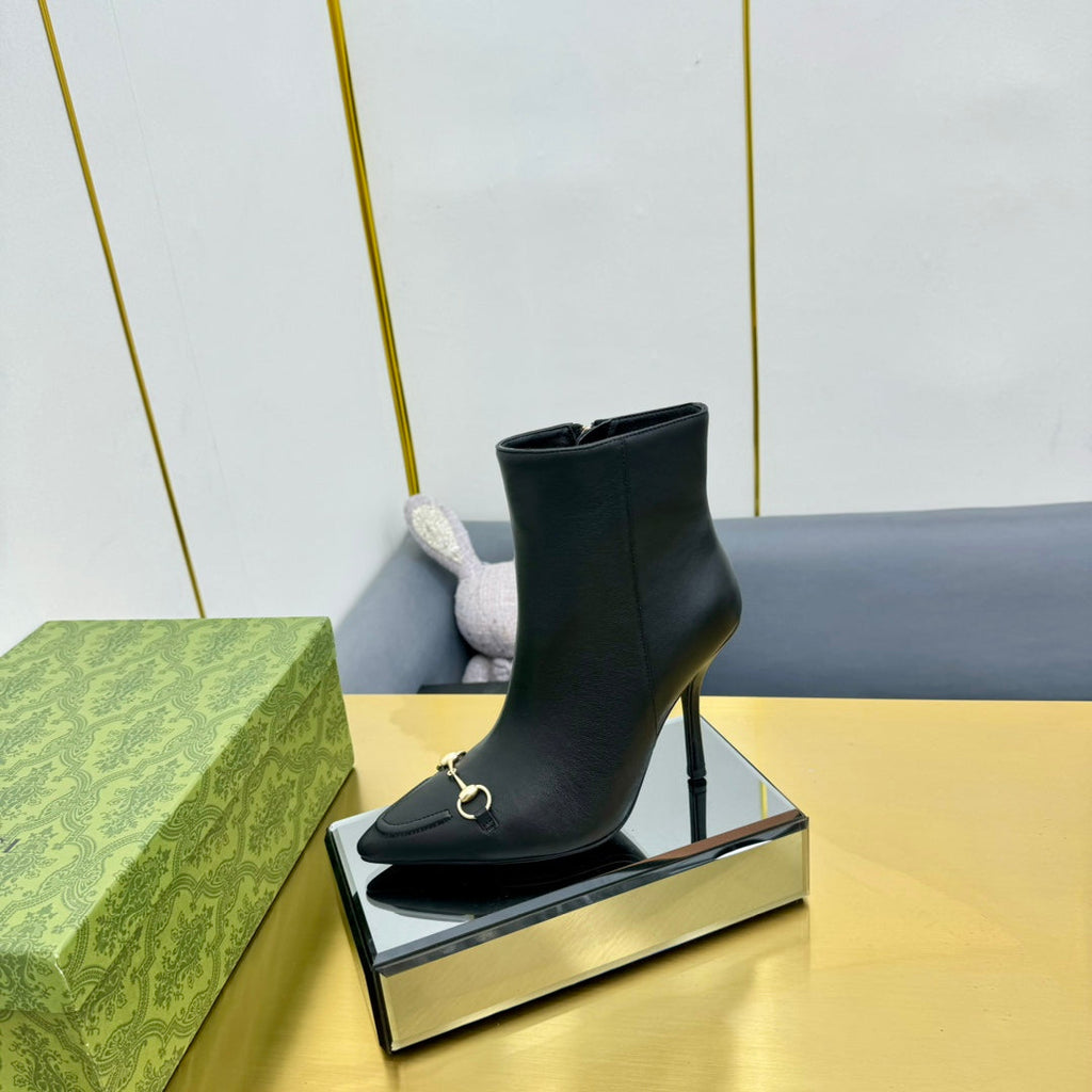 GG HORSEBIT ANKLE BOOT IN BLACK SHEEPSKIN