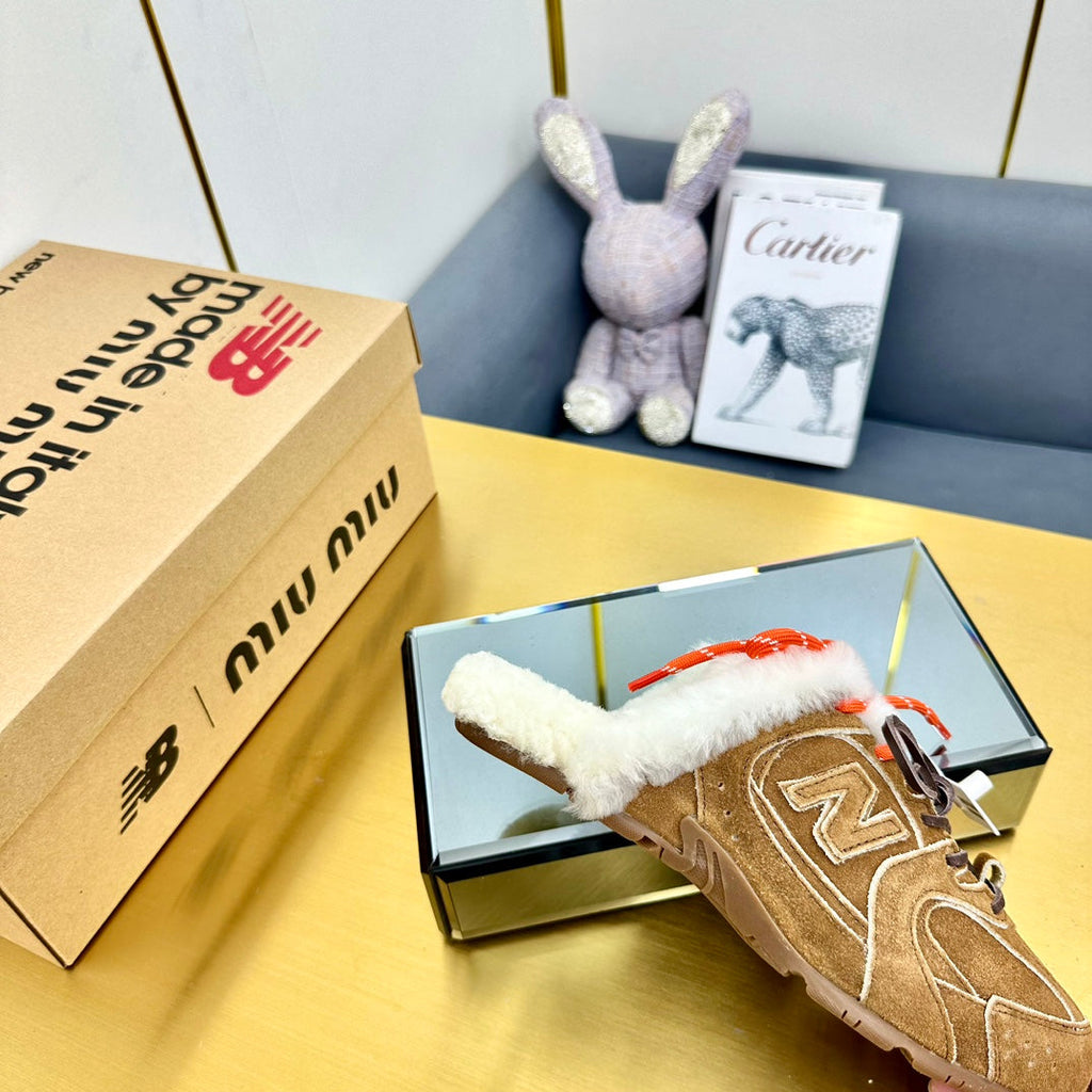 MIUxNEW 530 SNEAKER MULES IN BROWN BLEACHED SUEDE SHEARLING