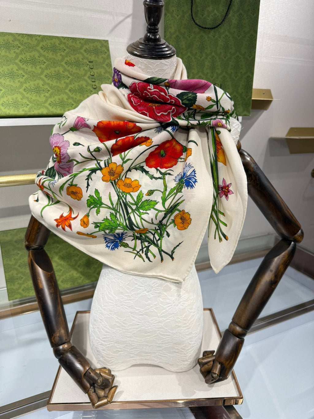 GUCCI 25S SCARF 140 IN CASHMERE 636340