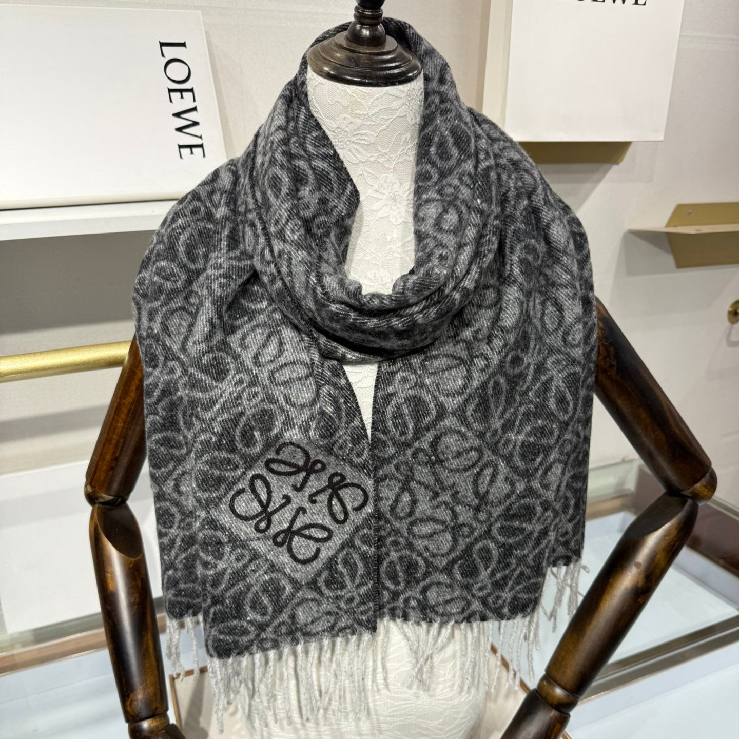 LOEWE 25S SCARF 180 IN CASHMERE WOOL 706573