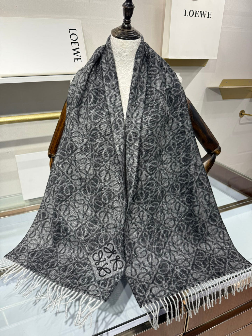 LOEWE 25S SCARF 180 IN CASHMERE WOOL 706573
