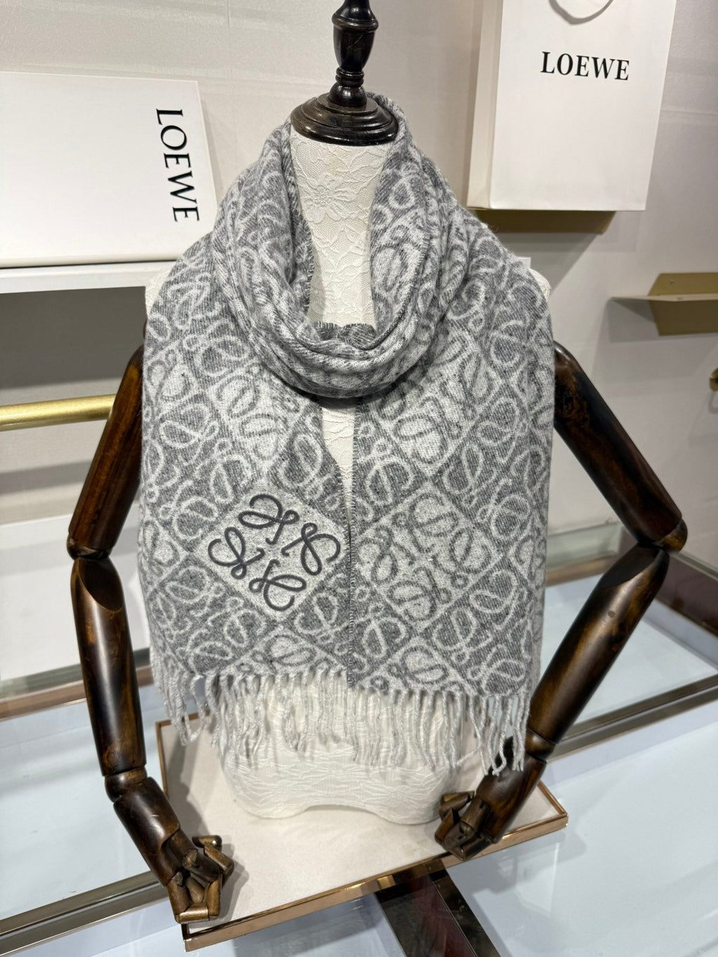 LOEWE 25S SCARF 180 IN CASHMERE WOOL 706574