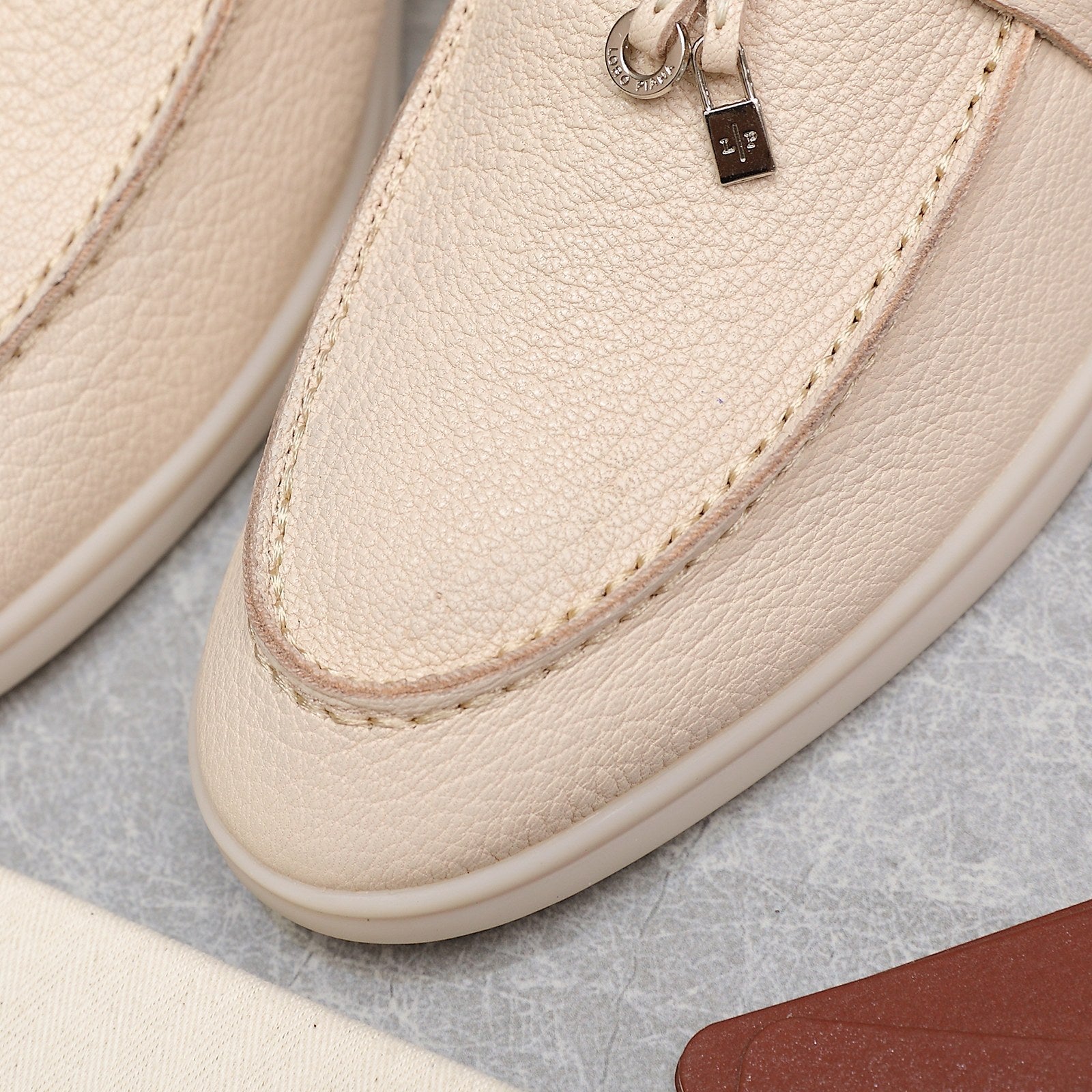 LP SUMMER CHARMS WALK LOAFERS BEIGE CREAM LAMBSKIN