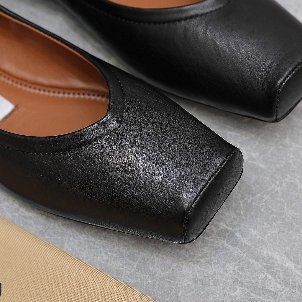 ALAIA BALLET FLATS IN BLACK SMOOTH CALFSKIN