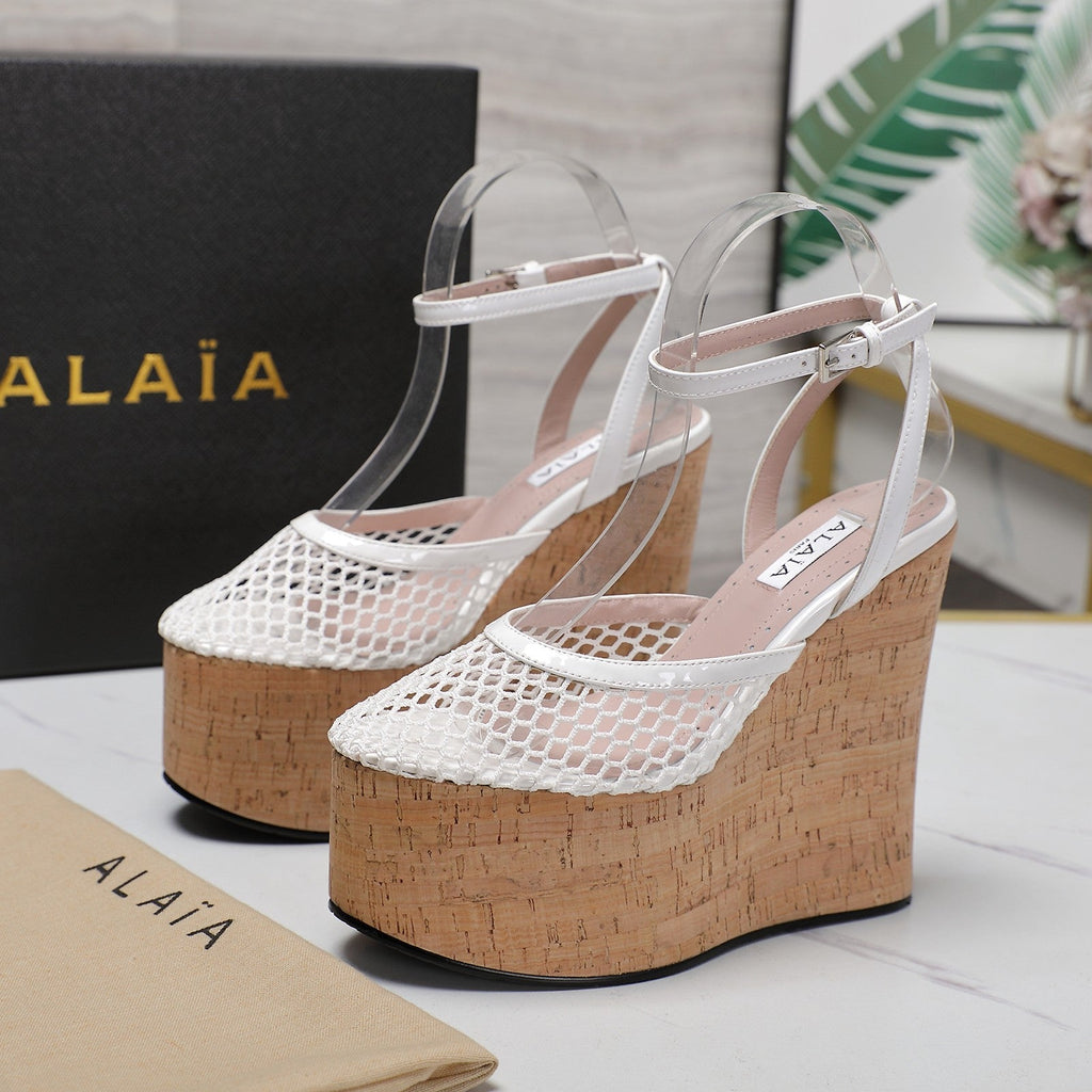 ALAIA WEDGE SANDAL IN WHITE MESH AND BEIGE RUBBER
