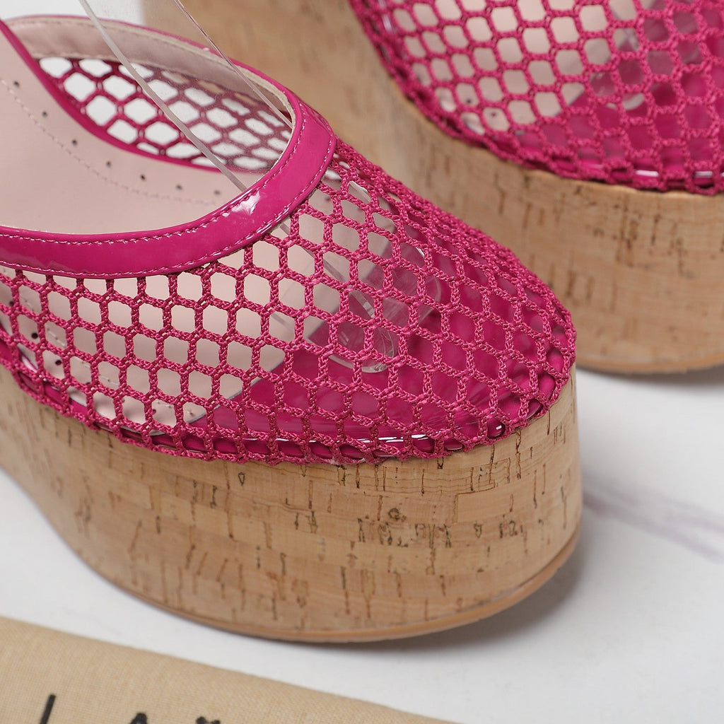 ALAIA WEDGE SANDAL IN BARBIE PINK MESH AND BEIGE RUBBER