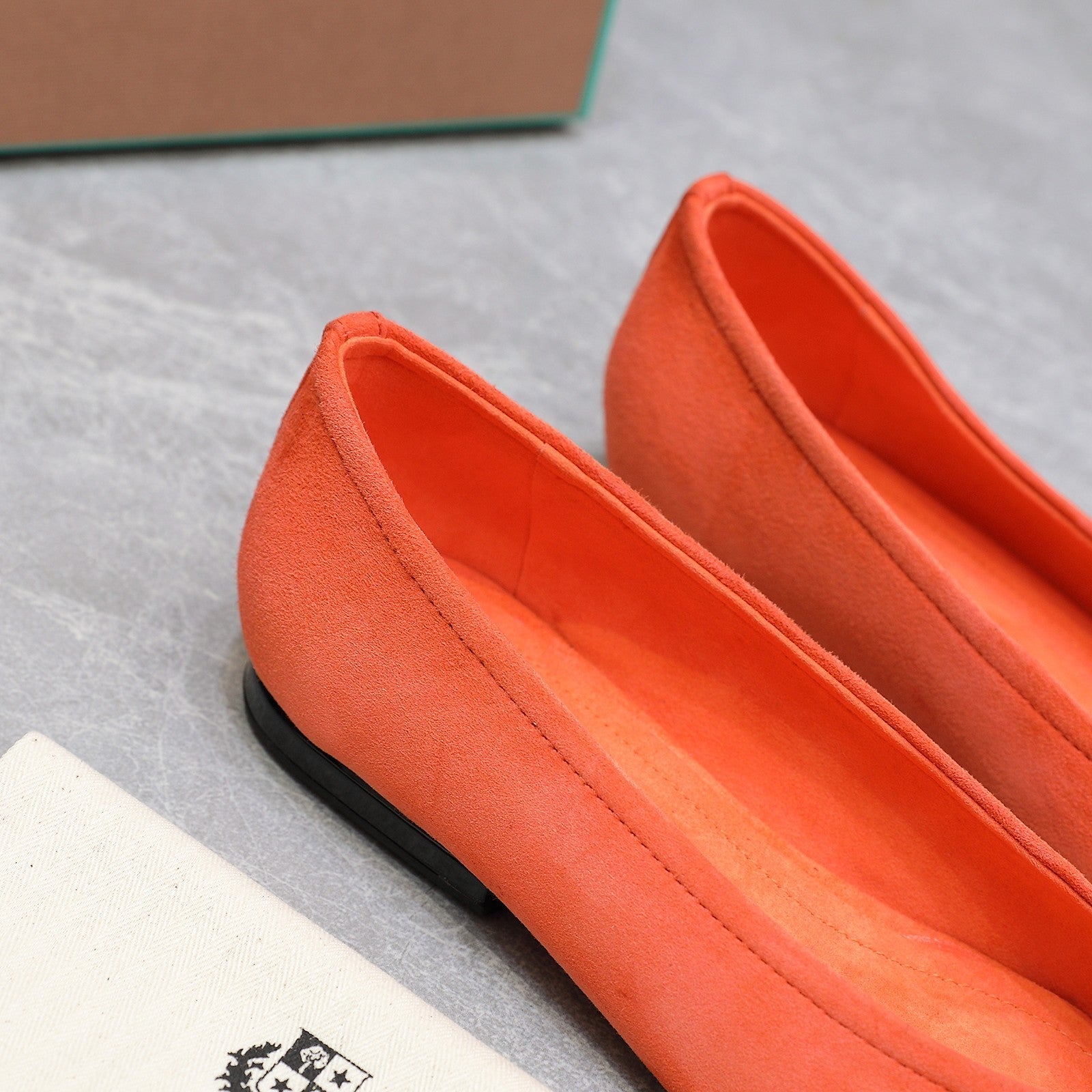 CLASSIC BALLET SHOES IN ORANGE SUEDUE