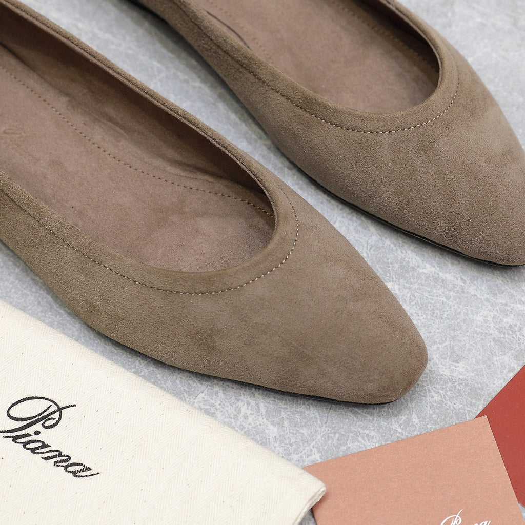 CLASSIC BALLET SHOES IN HEAVY BROWN SUEDE