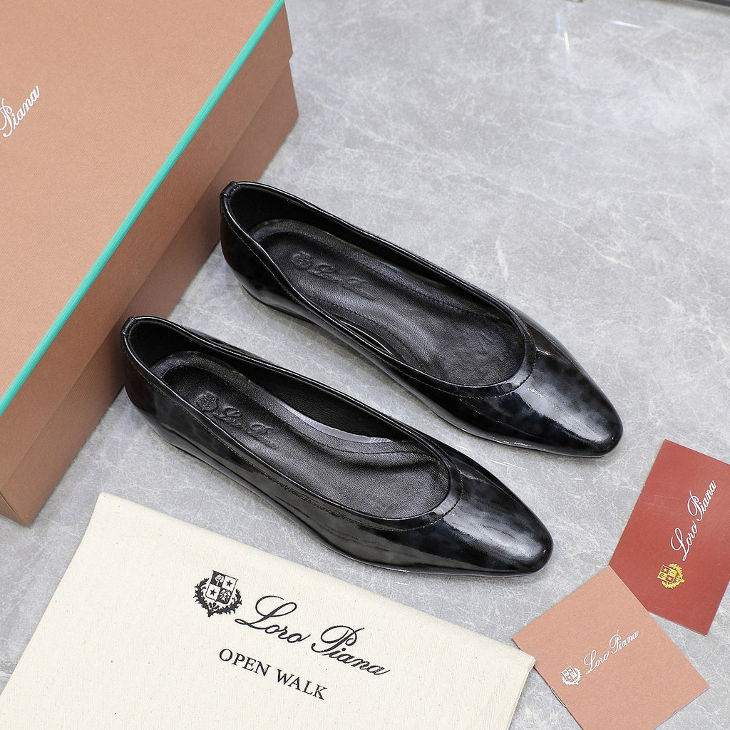 CLASSIC BALLET SHOES IN BLACK LEOPARD GLOSSY LEATHER