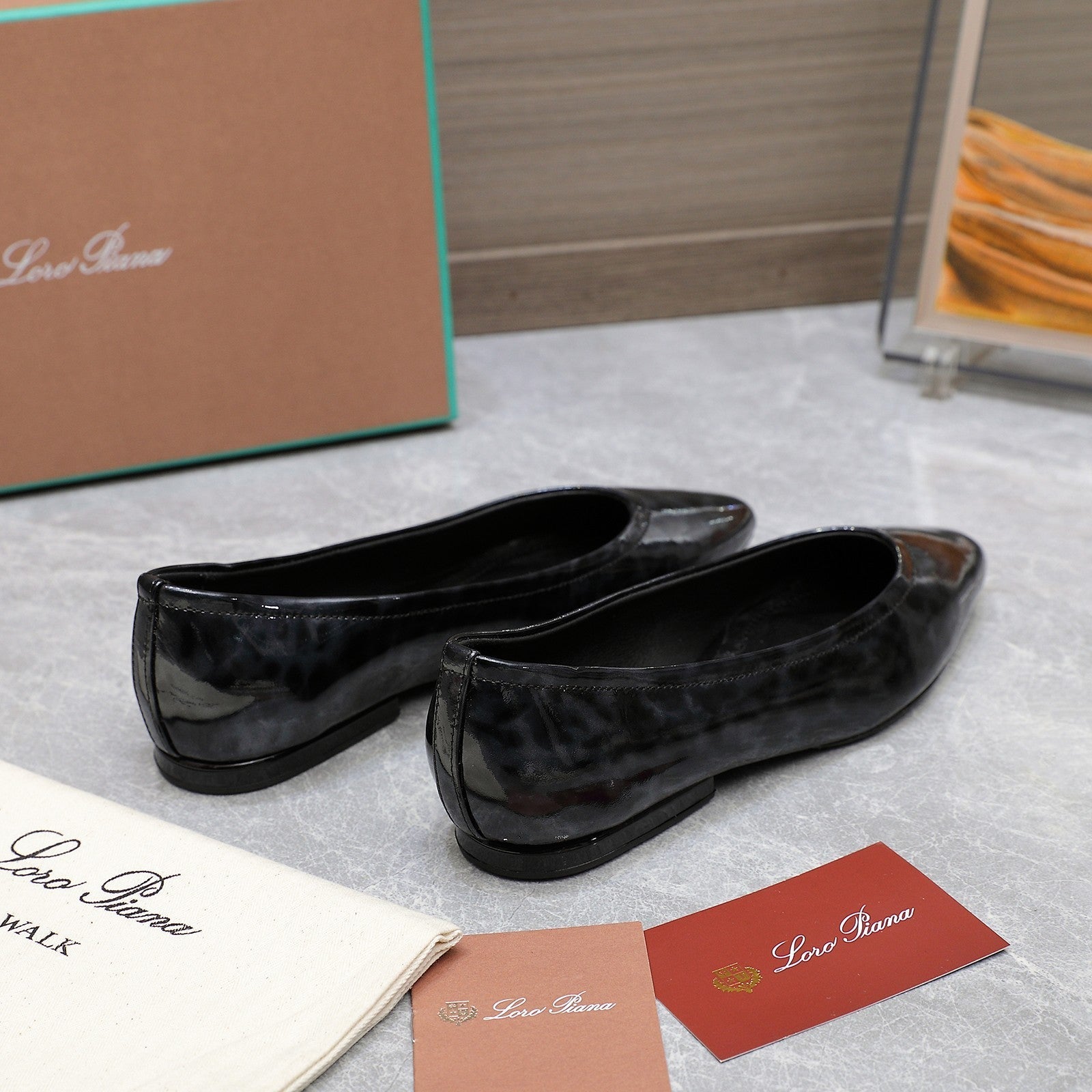 CLASSIC BALLET SHOES IN BLACK LEOPARD GLOSSY LEATHER