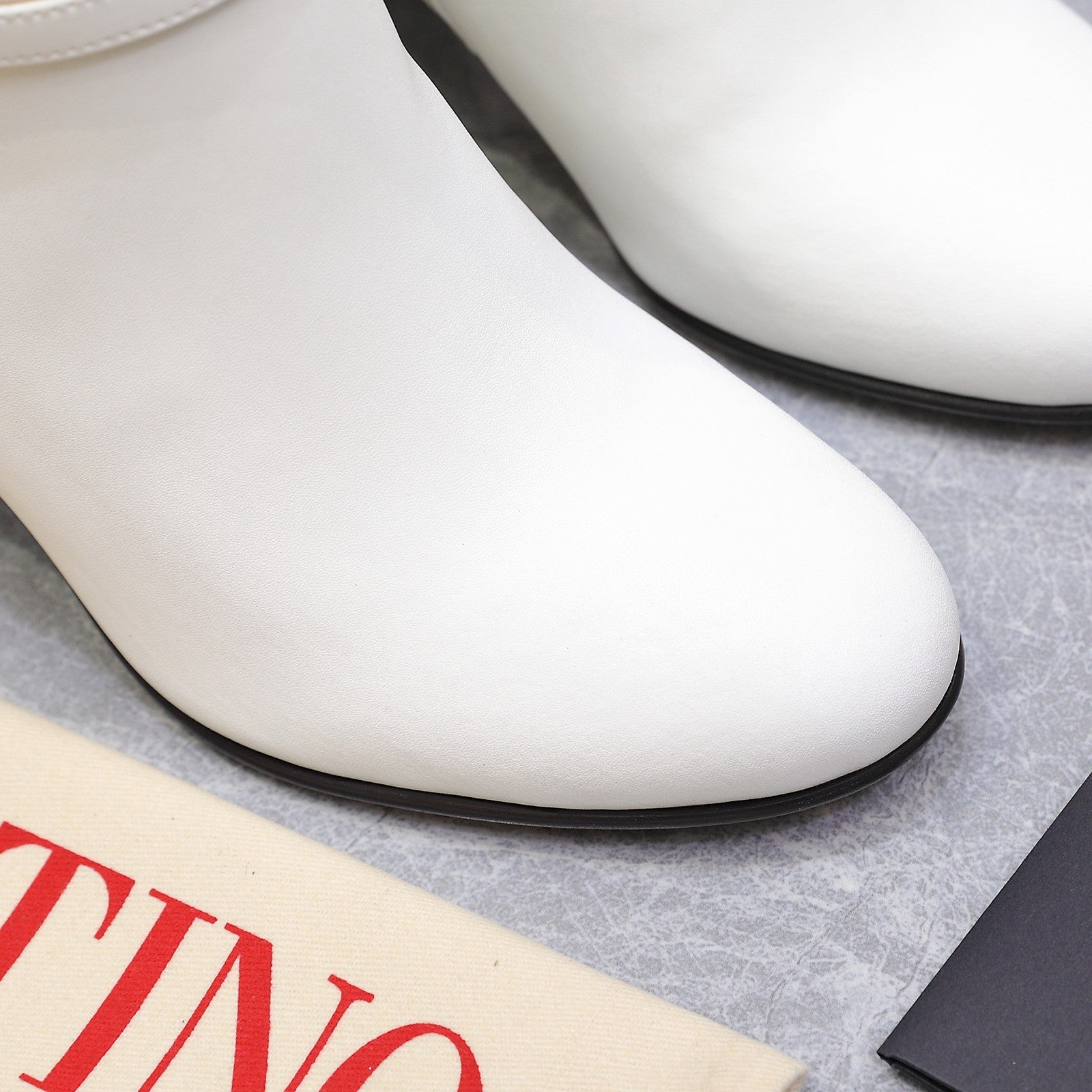 VALENTINO 25S GARAVANI VLOGO LOW BOOTS 80 MM IN WHITE CALFSKIN