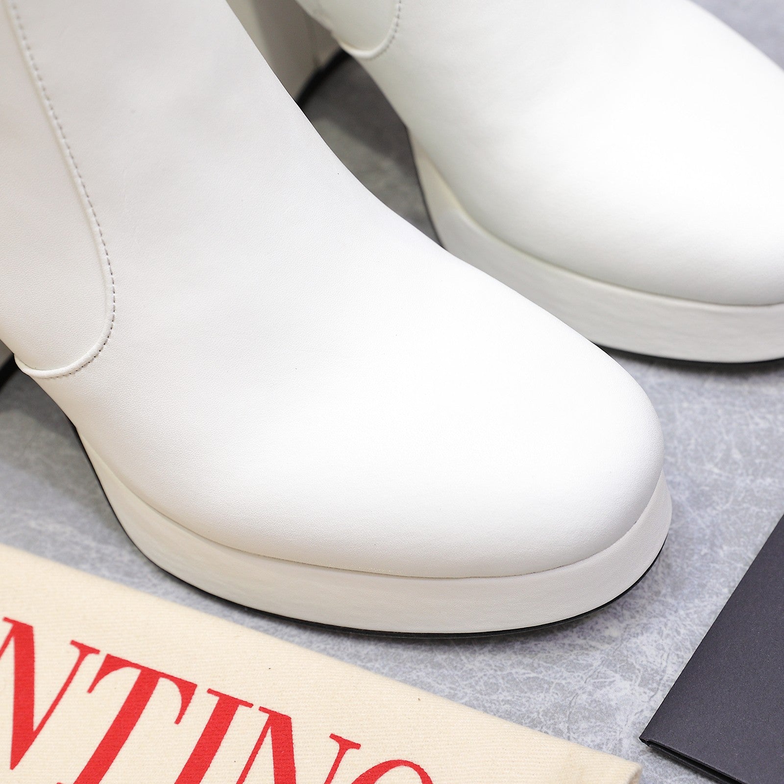 VALENTINO 25S ANKLE BOOTS WITH ZIPPER 90 MM IN WHITE CALFSKIN