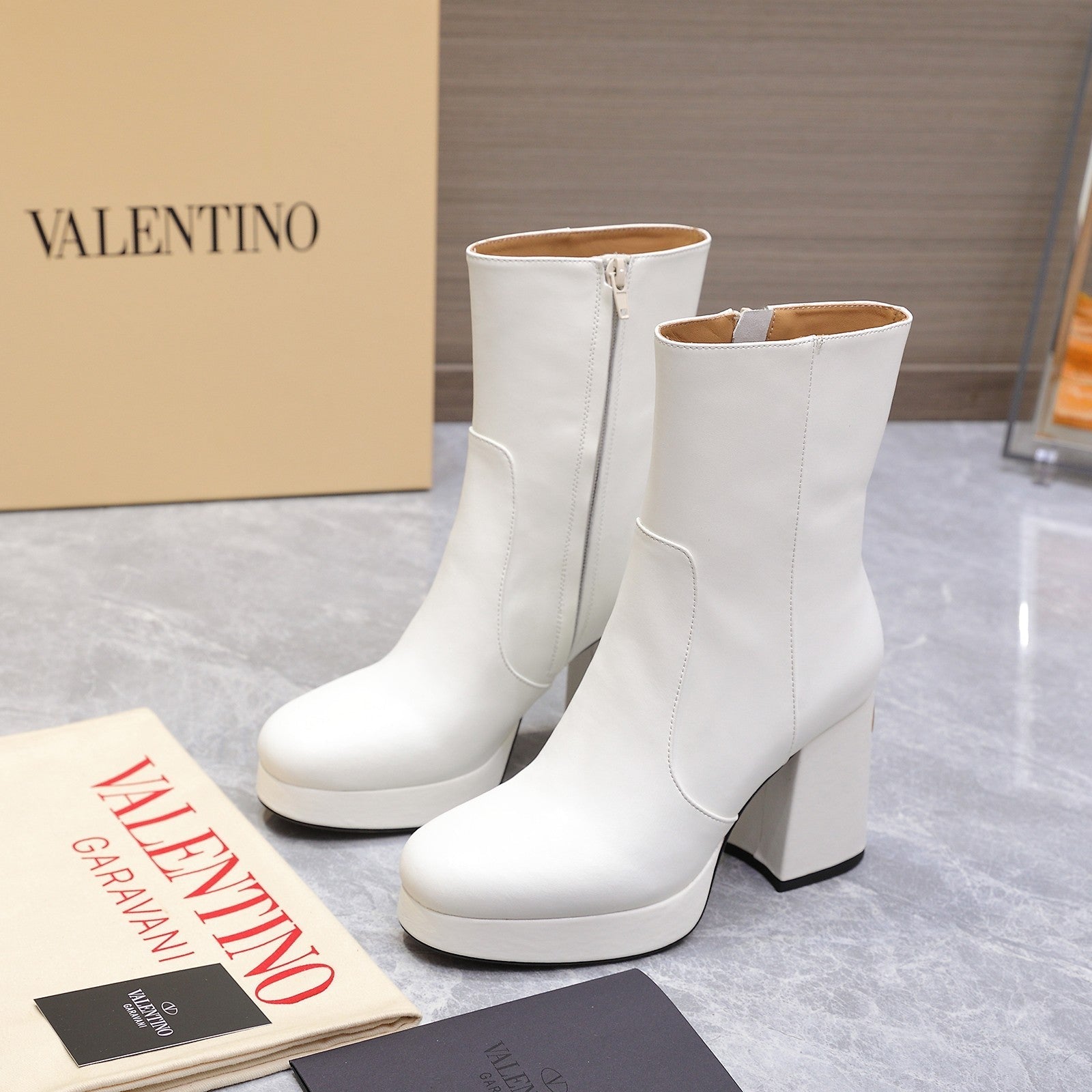 VALENTINO 25S ANKLE BOOTS WITH ZIPPER 90 MM IN WHITE CALFSKIN