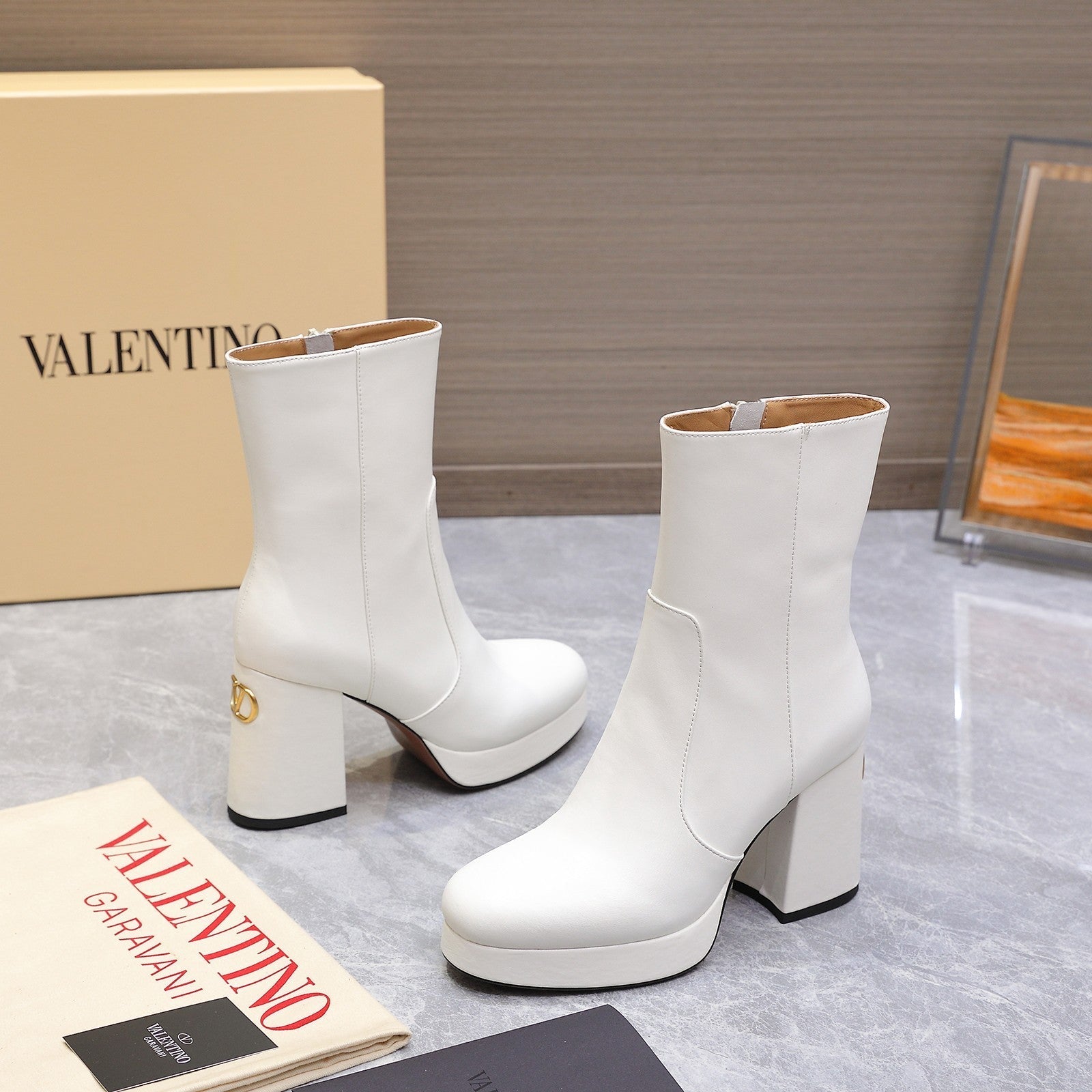 VALENTINO 25S ANKLE BOOTS WITH ZIPPER 90 MM IN WHITE CALFSKIN