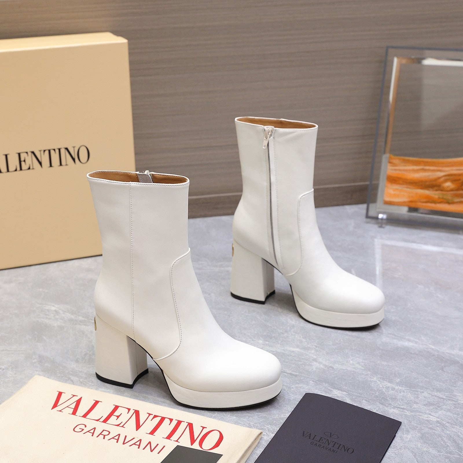 VALENTINO 25S ANKLE BOOTS WITH ZIPPER 90 MM IN WHITE CALFSKIN