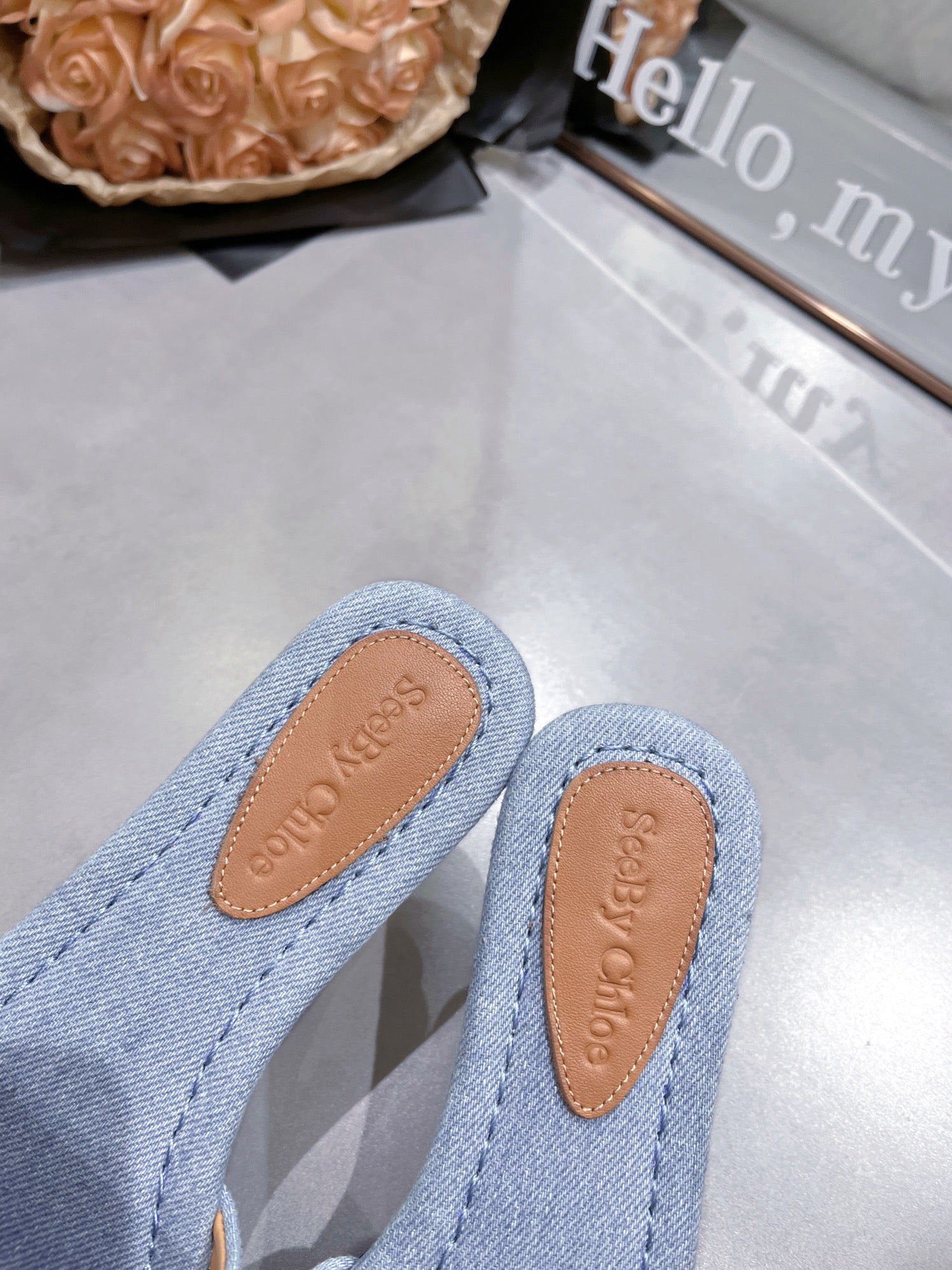 CHLOÉ SLIDE MULE IN LIGHT BLUE DENIM AND BROWN CALFSKIN GOLD HARDWARE