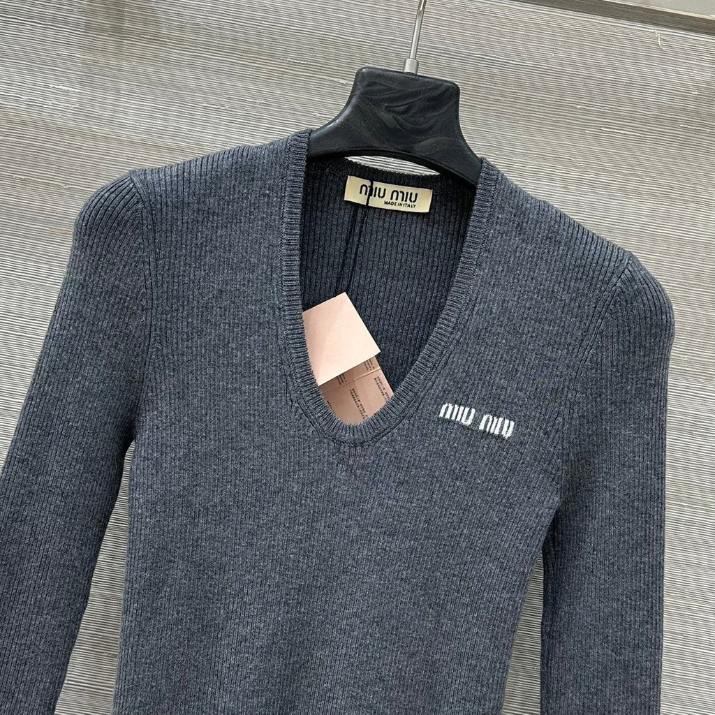 MIUMIU SWEATER STYLE 786