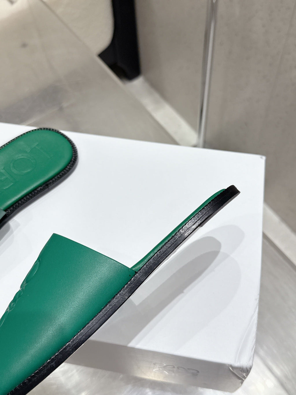 LOEWE 25 FLAT SLIPPERS VIBRANT GREEN CALFSKIN