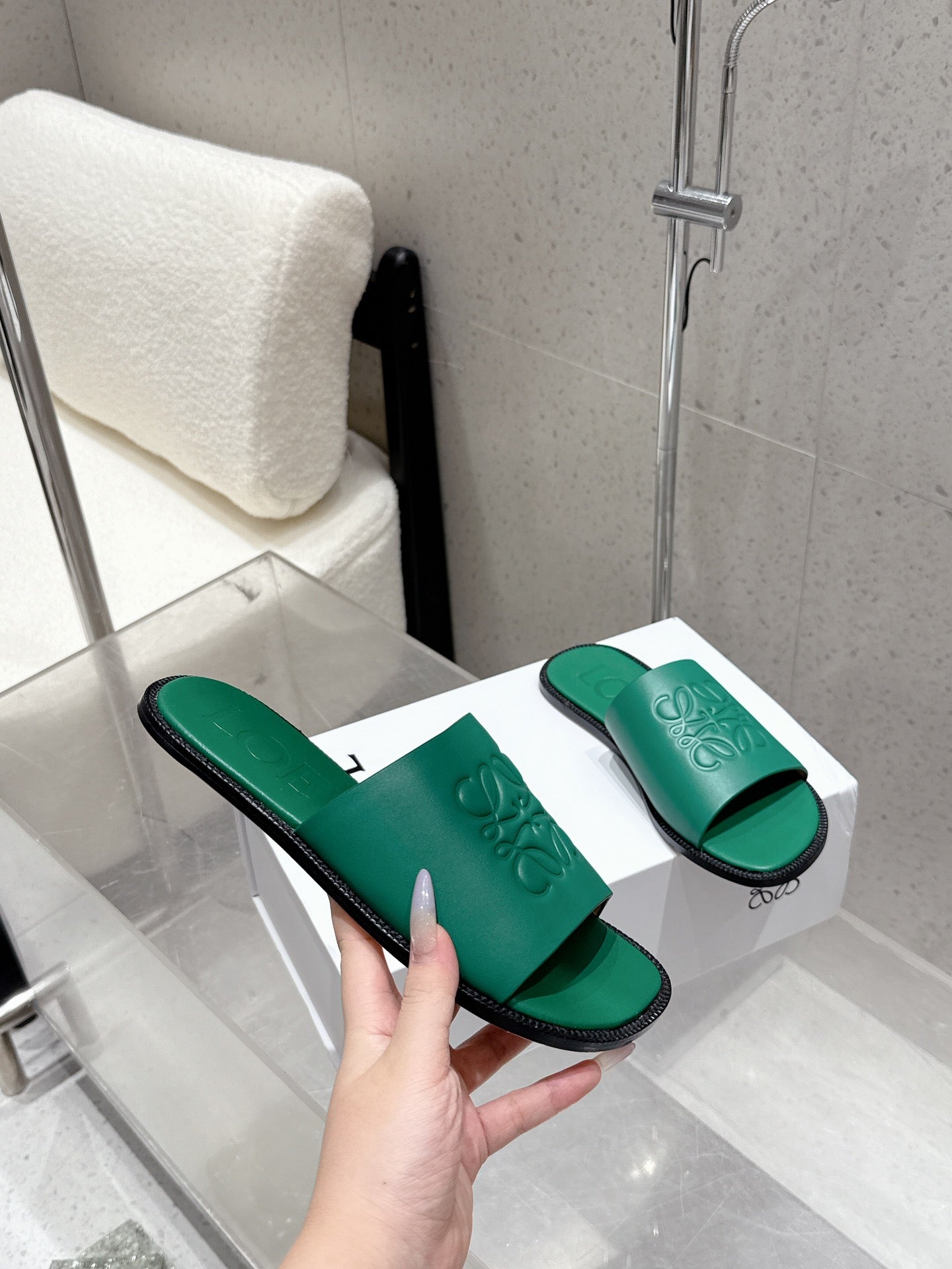 LOEWE 25 FLAT SLIPPERS VIBRANT GREEN CALFSKIN