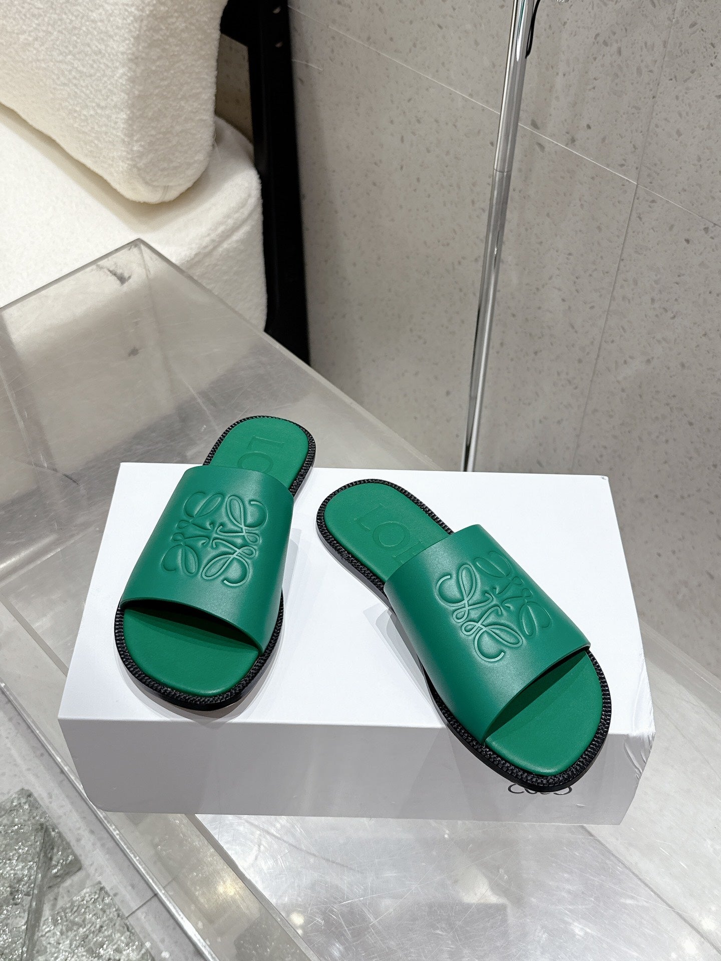 LOEWE 25 FLAT SLIPPERS VIBRANT GREEN CALFSKIN