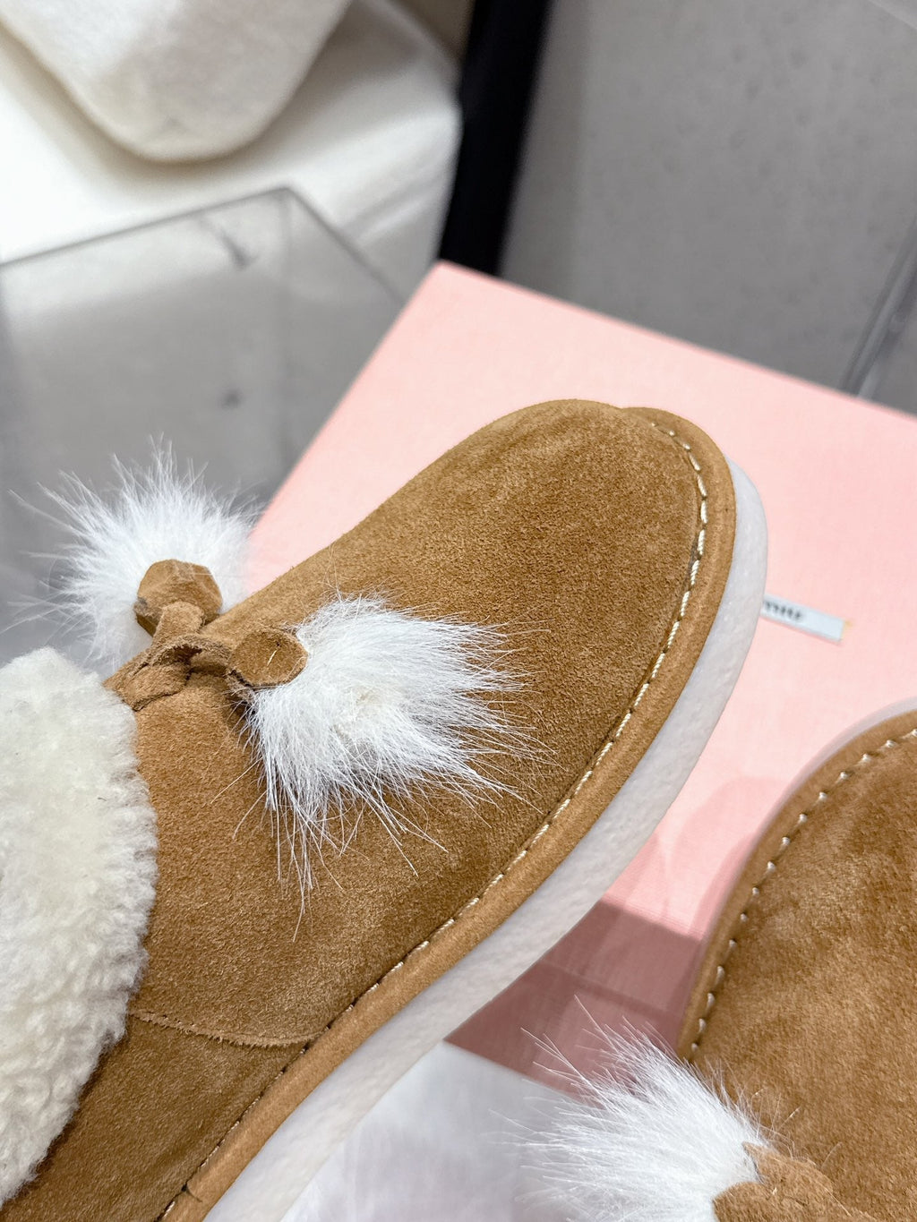 MM SHEARLING SHOES IN BROWN AND WHITE SUEDE