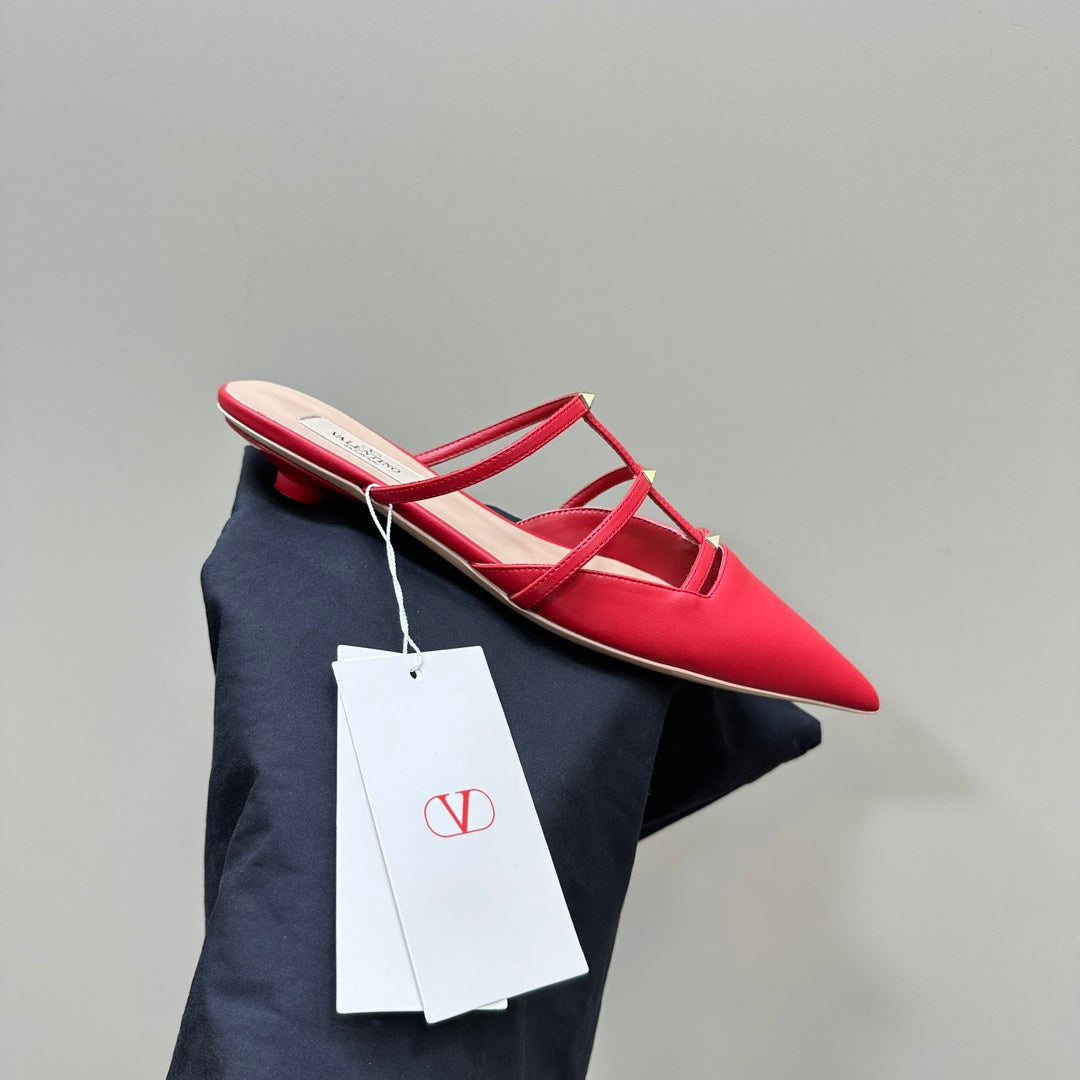 ROCKSTUD WISPY CHERRY RED CALFSKIN MULE 20MM