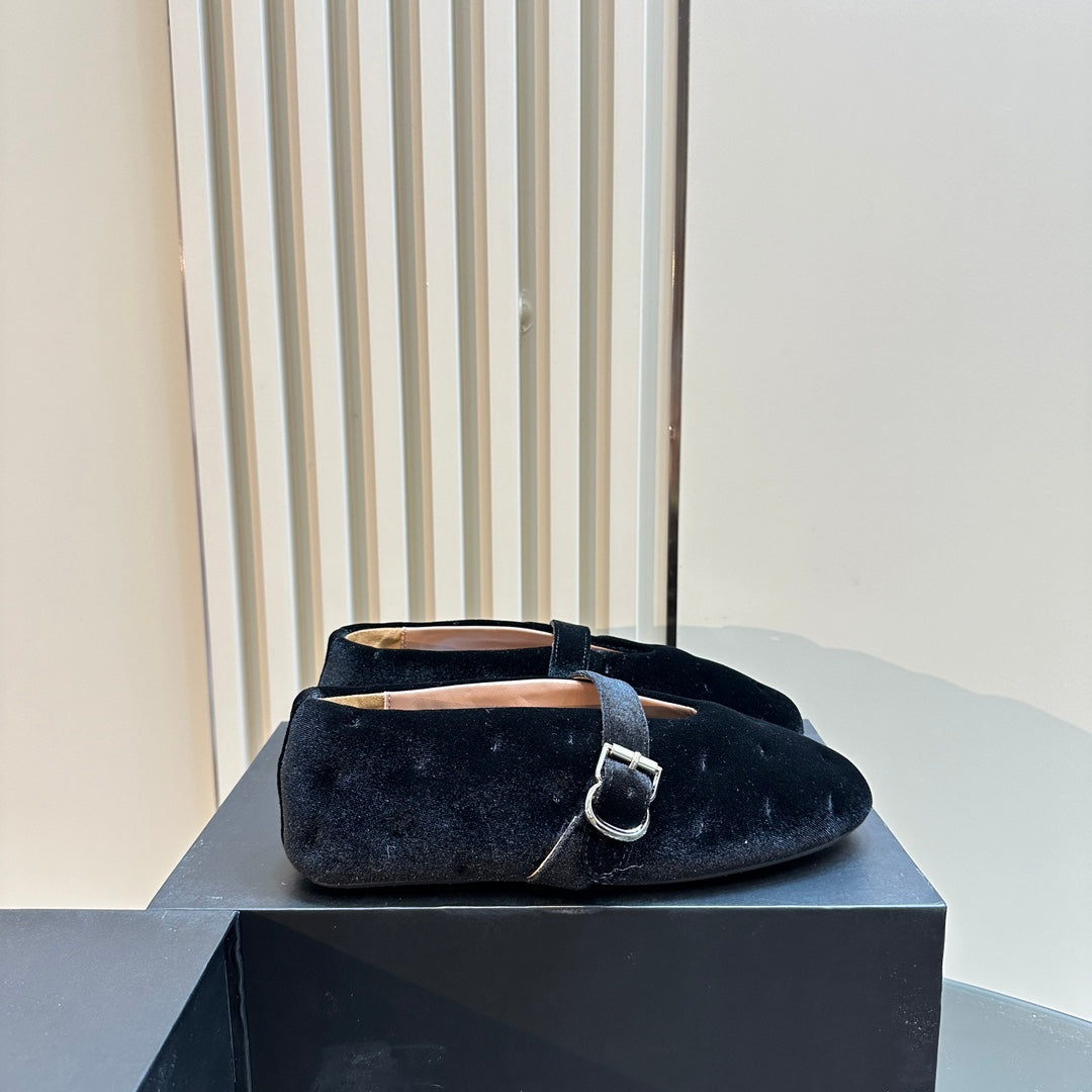 ALAIA BALLET FLATS IN BLACK VELVET