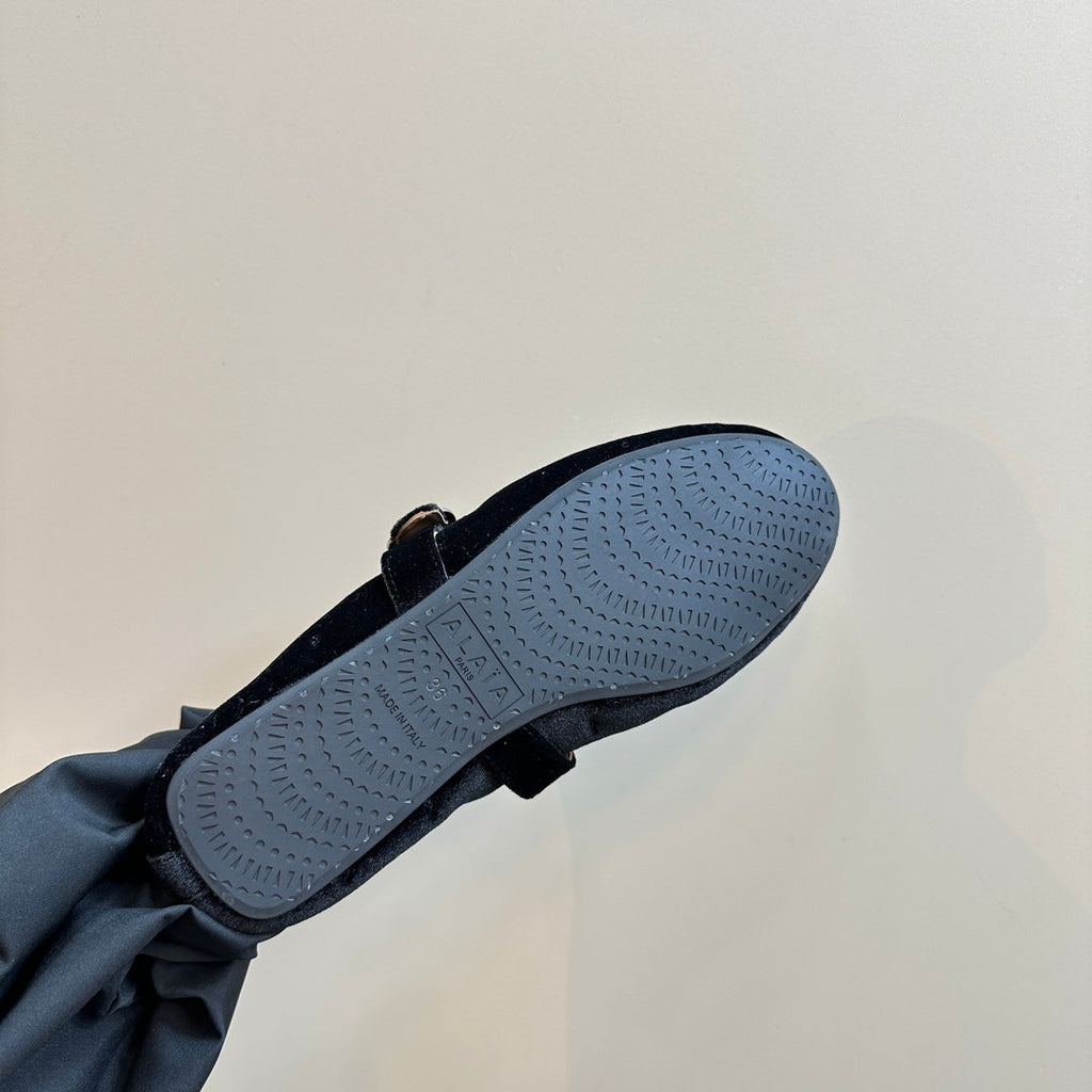 ALAIA BALLET FLATS IN BLACK VELVET