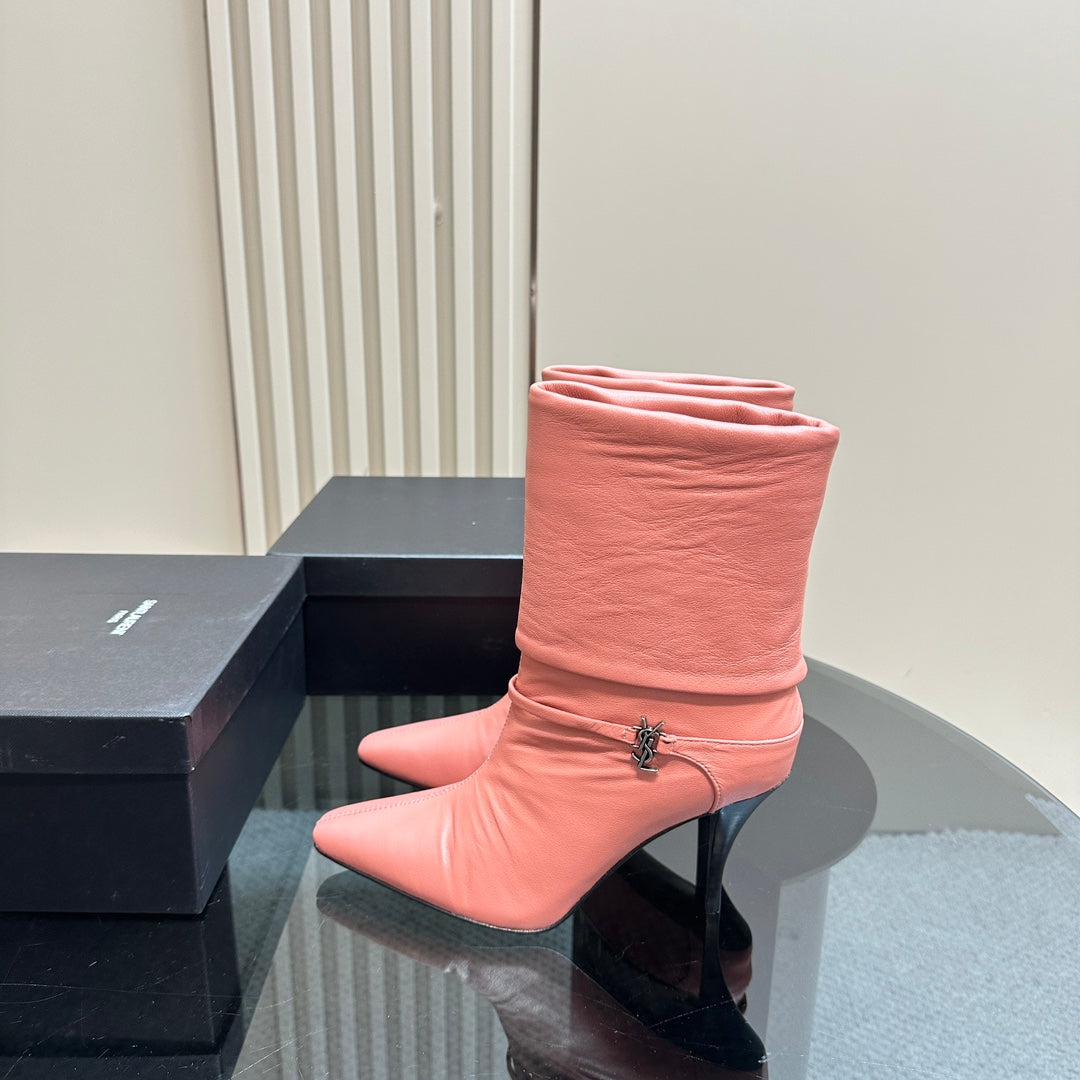 NIKI BOOTIES IN CORAL SHEEPSKIN