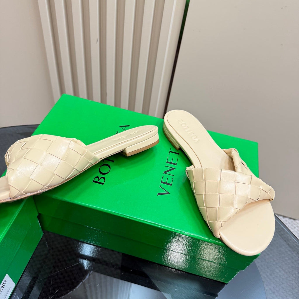 BLINK FLAT MULE IN PALE YELLOW INTRECCIATO LEATHER