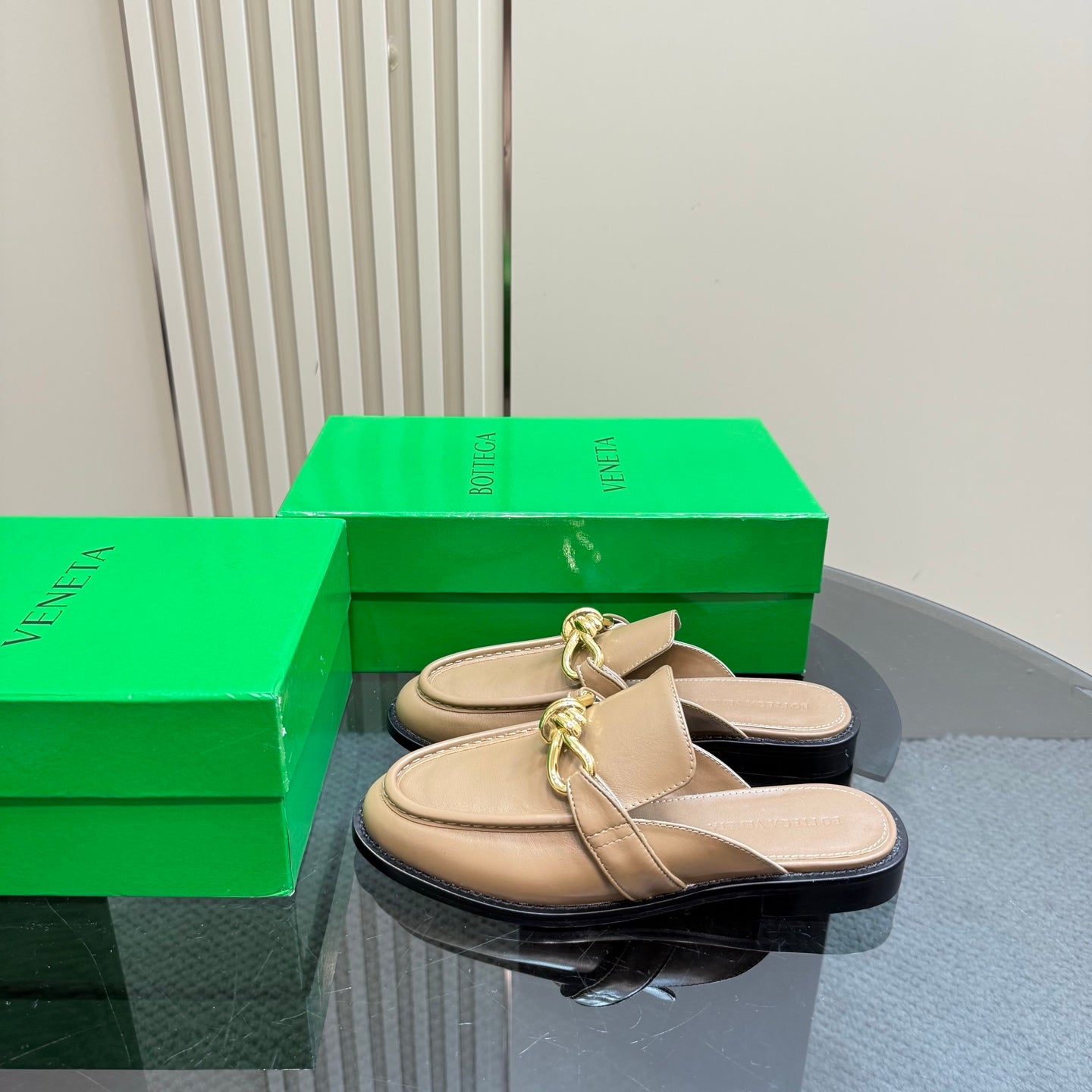 ASTAIRE MULE IN LIGHT BROWN CALFSKIN WITH GOLD HARDWARE