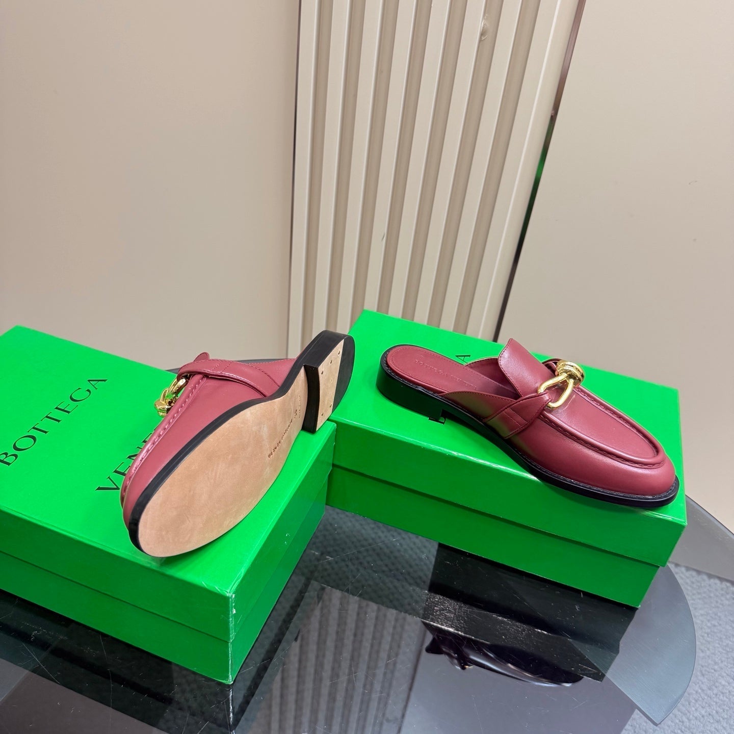 ASTAIRE MULE IN BERRY RED CALFSKIN WITH GOLD HARDWARE