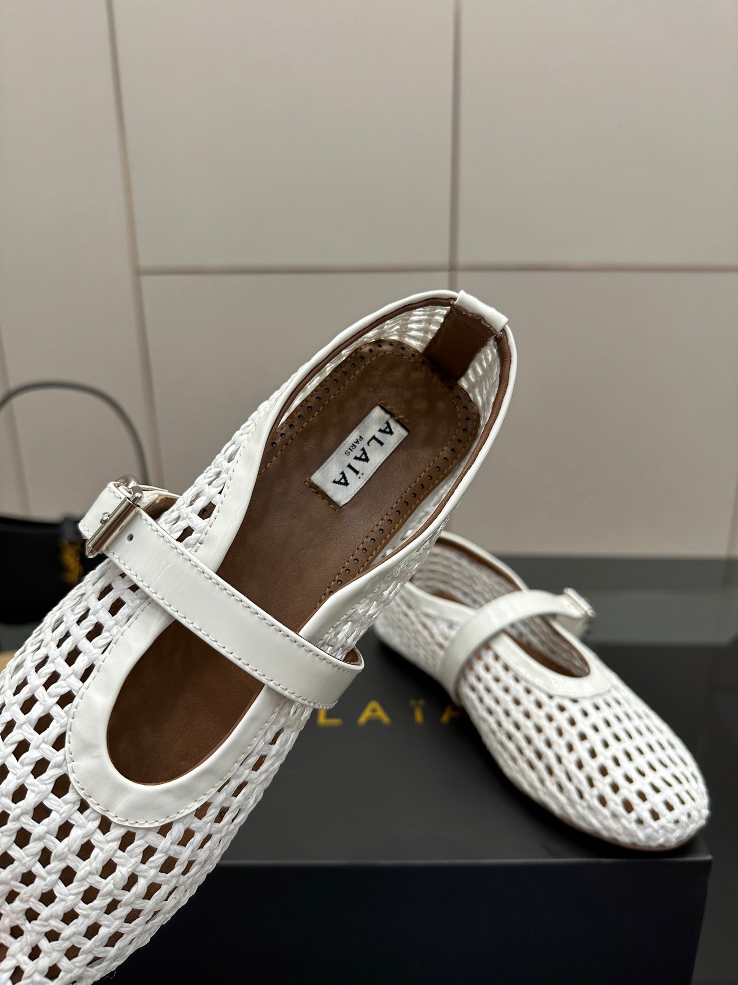 ALAIA MARY JANE FLAT 25S IN WHITE WOVEN MESH