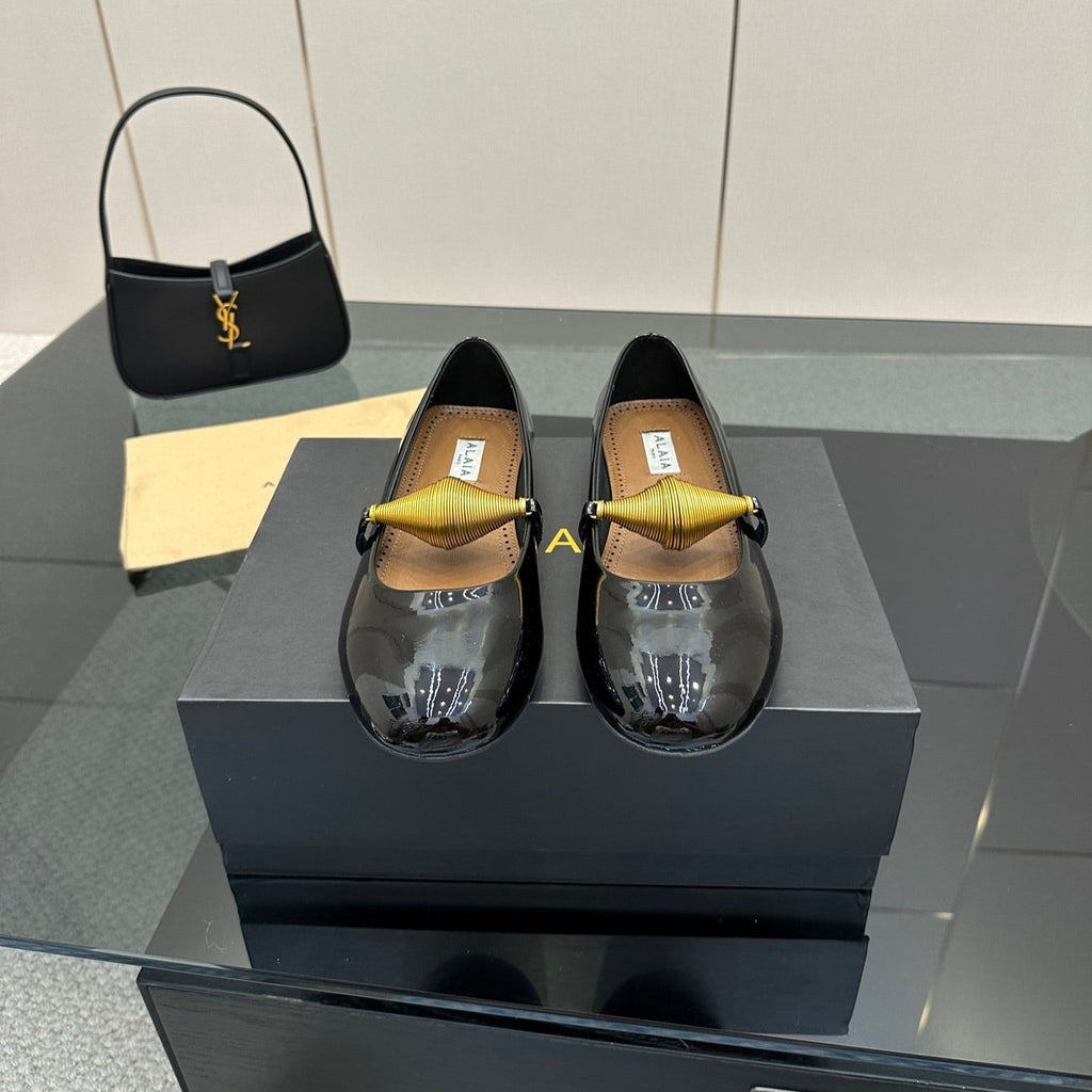 ALAIA BALLET SHOES 25S IN BLACK PATENT LEATHER WITH GOLD HARDWARE