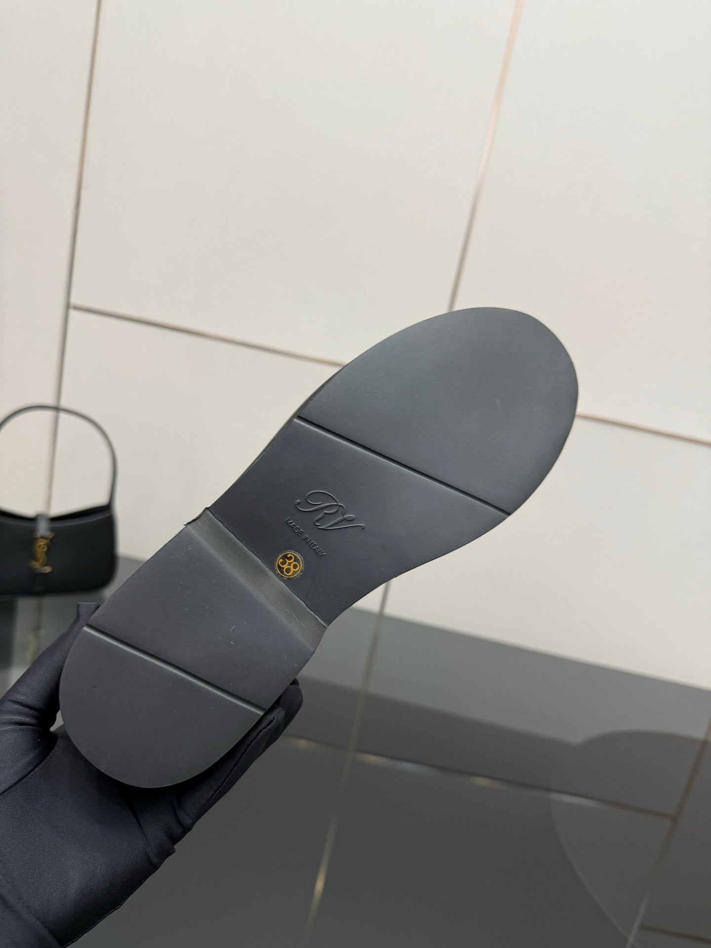 ROGER VIVIER 25S RANGERS CHAIN LOAFER IN BLACK CALFSKIN